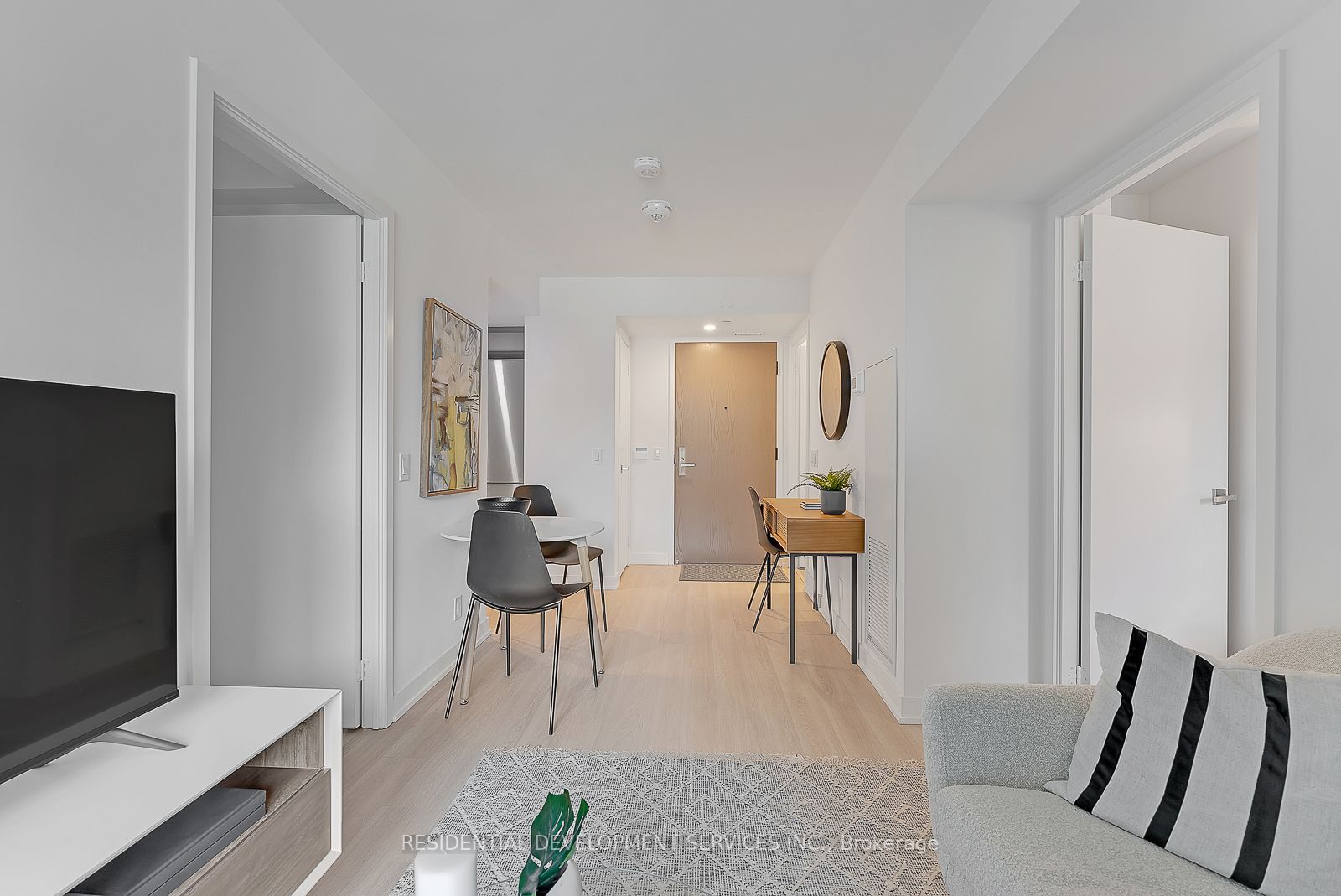 30 Tretti Way, #207