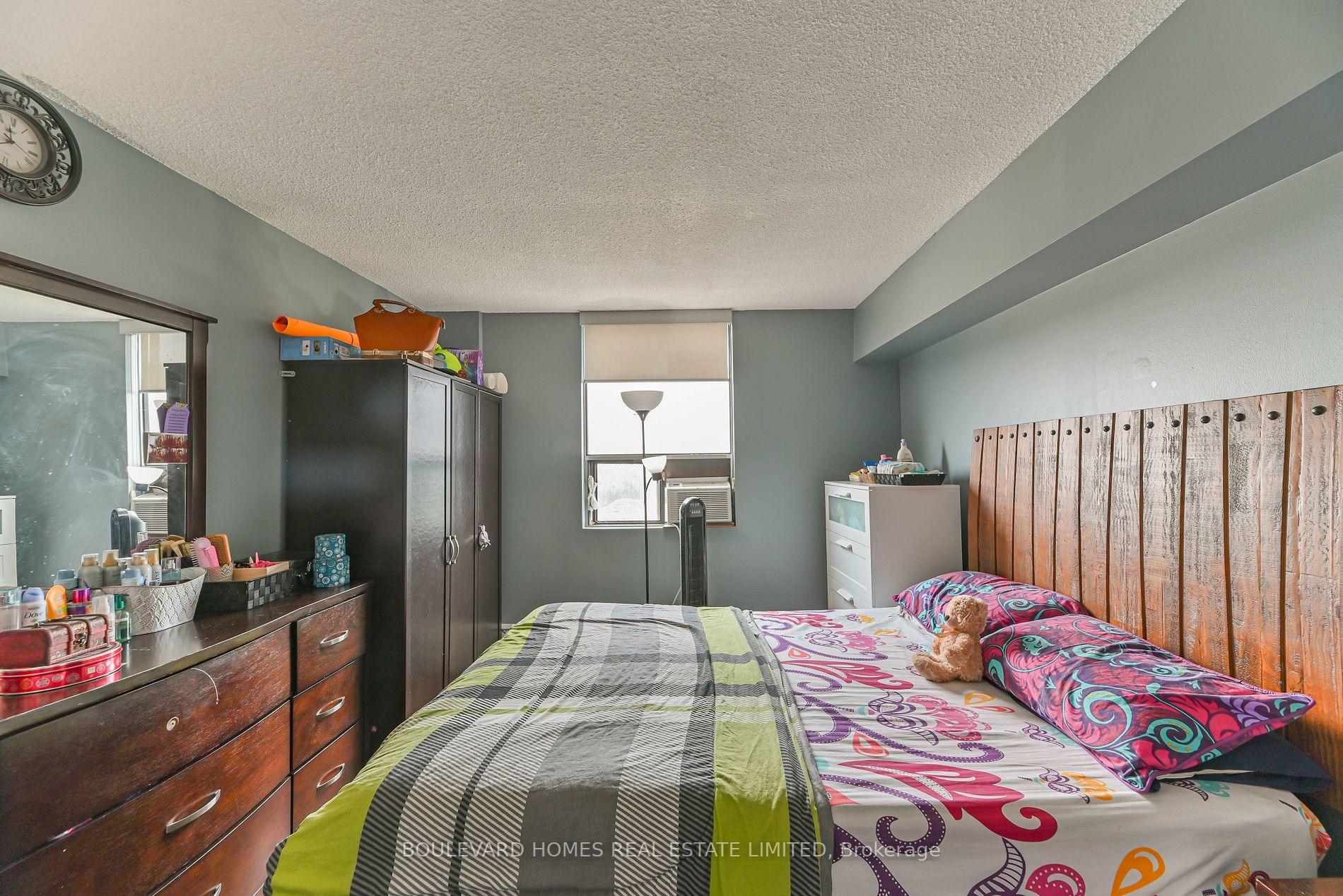 25 Sunrise Ave, #1408