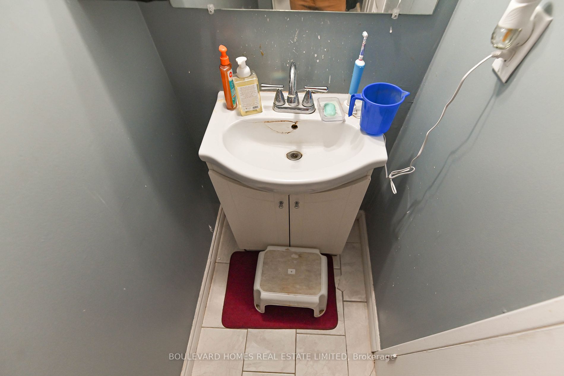 25 Sunrise Ave, #1408