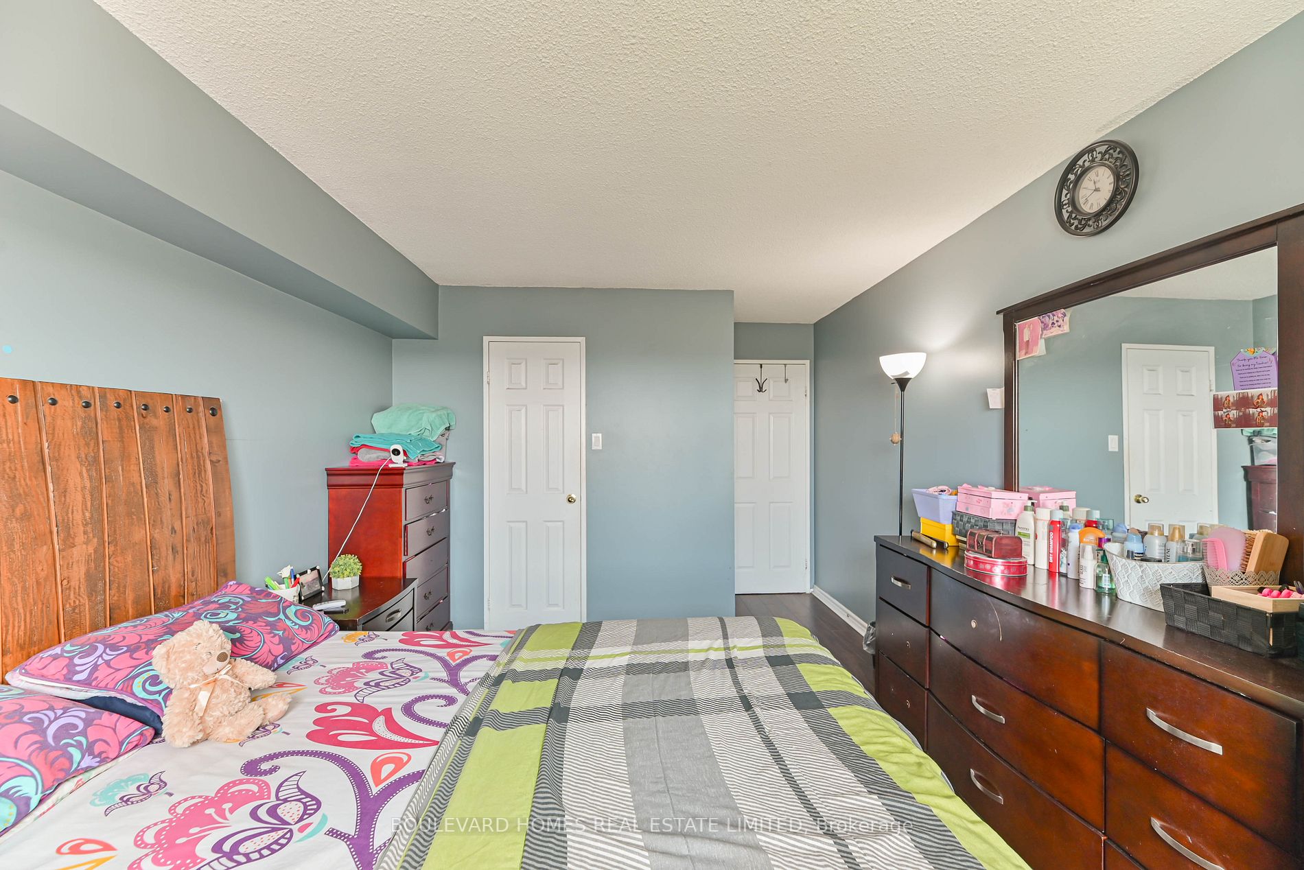 25 Sunrise Ave, #1408