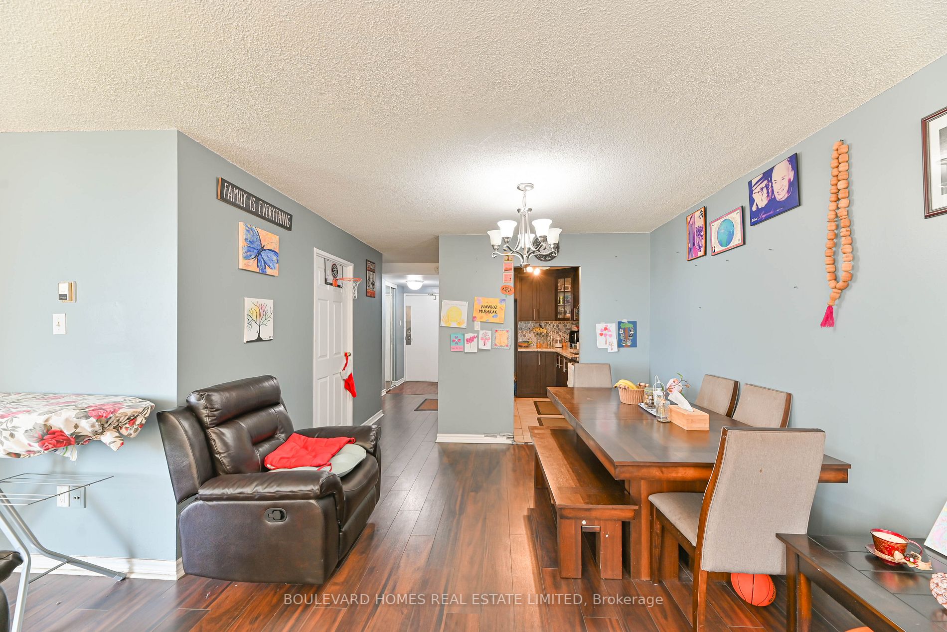 25 Sunrise Ave, #1408