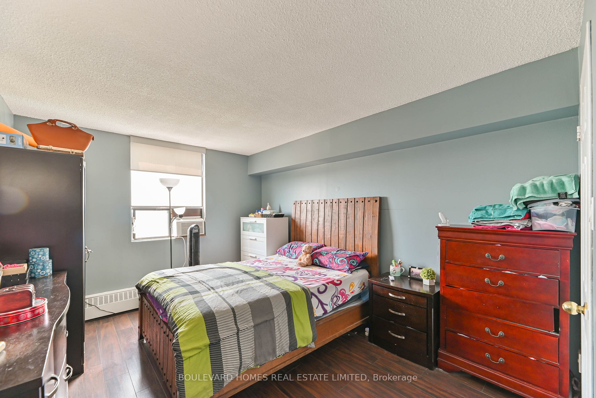 25 Sunrise Ave, #1408