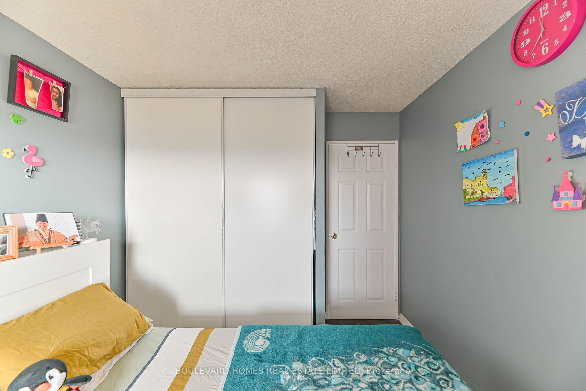 25 Sunrise Ave, #1408