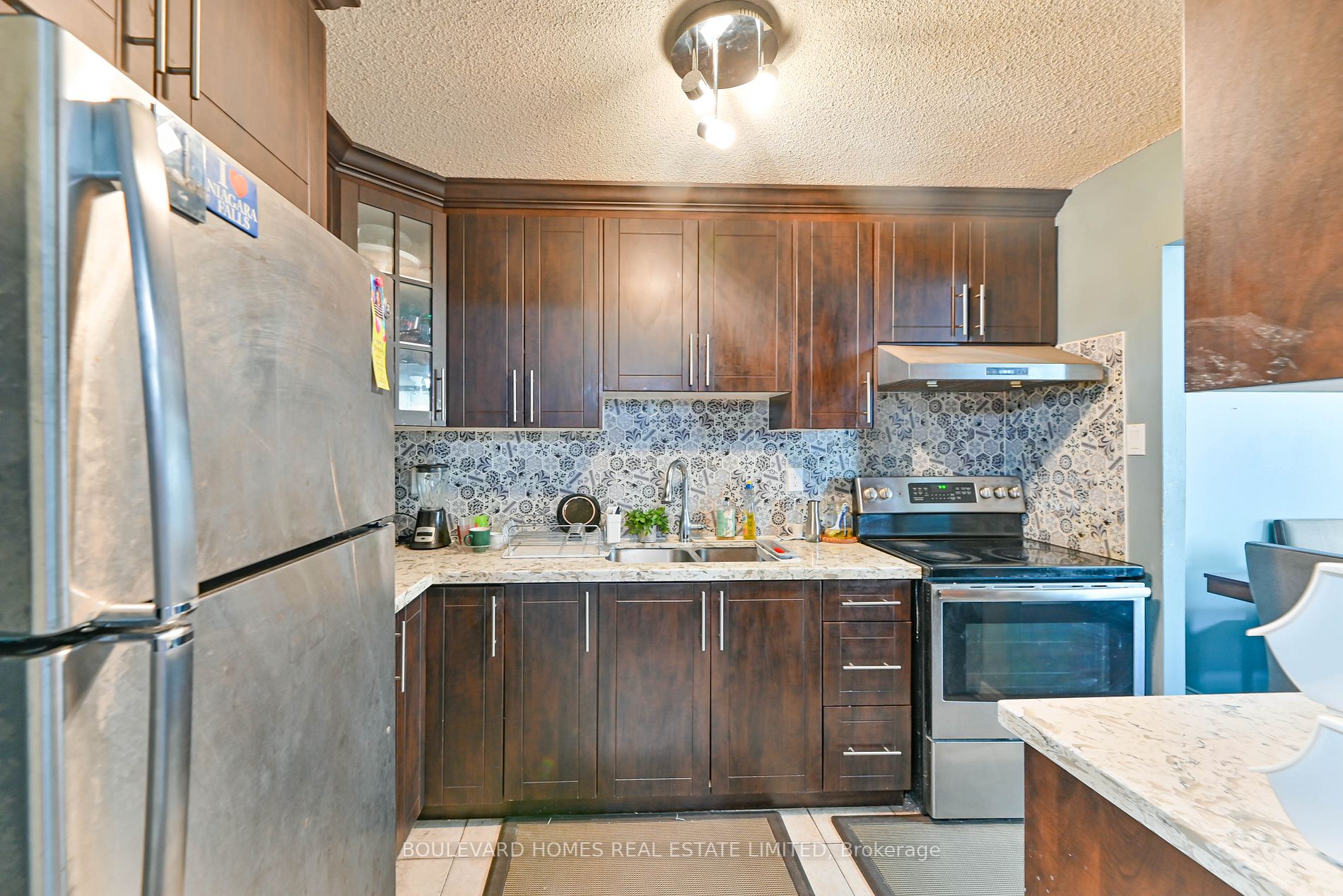 25 Sunrise Ave, #1408