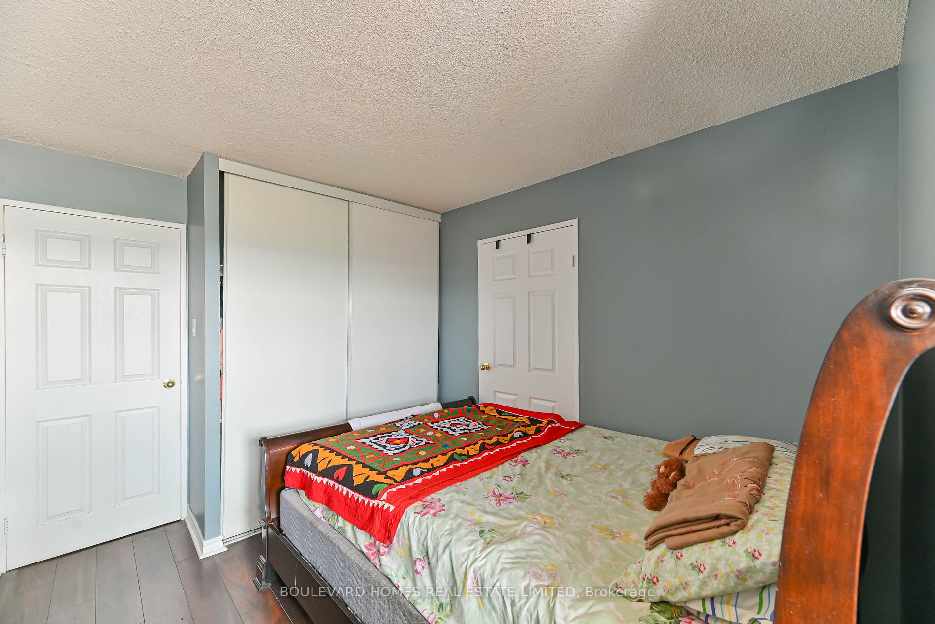 25 Sunrise Ave, #1408