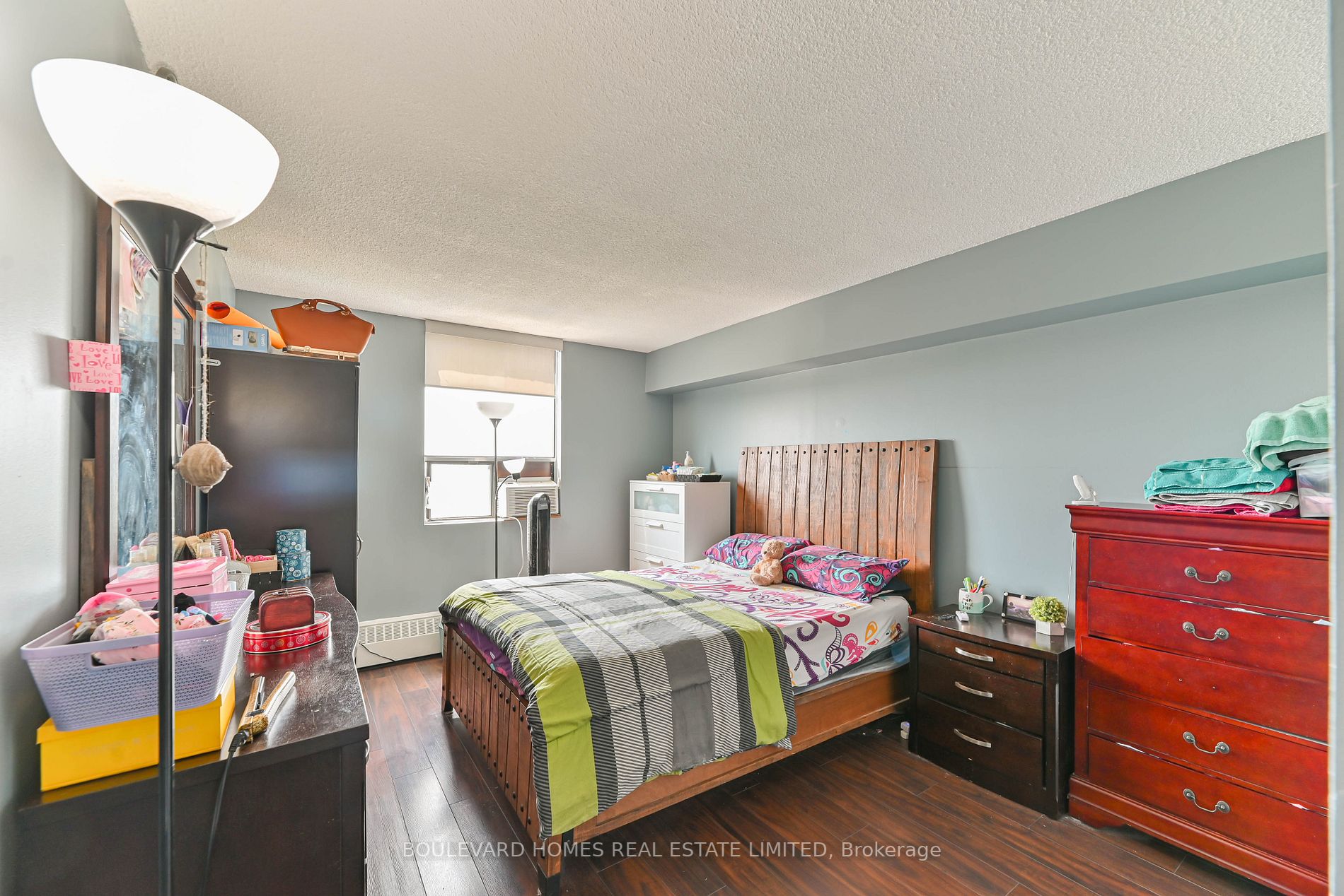 25 Sunrise Ave, #1408