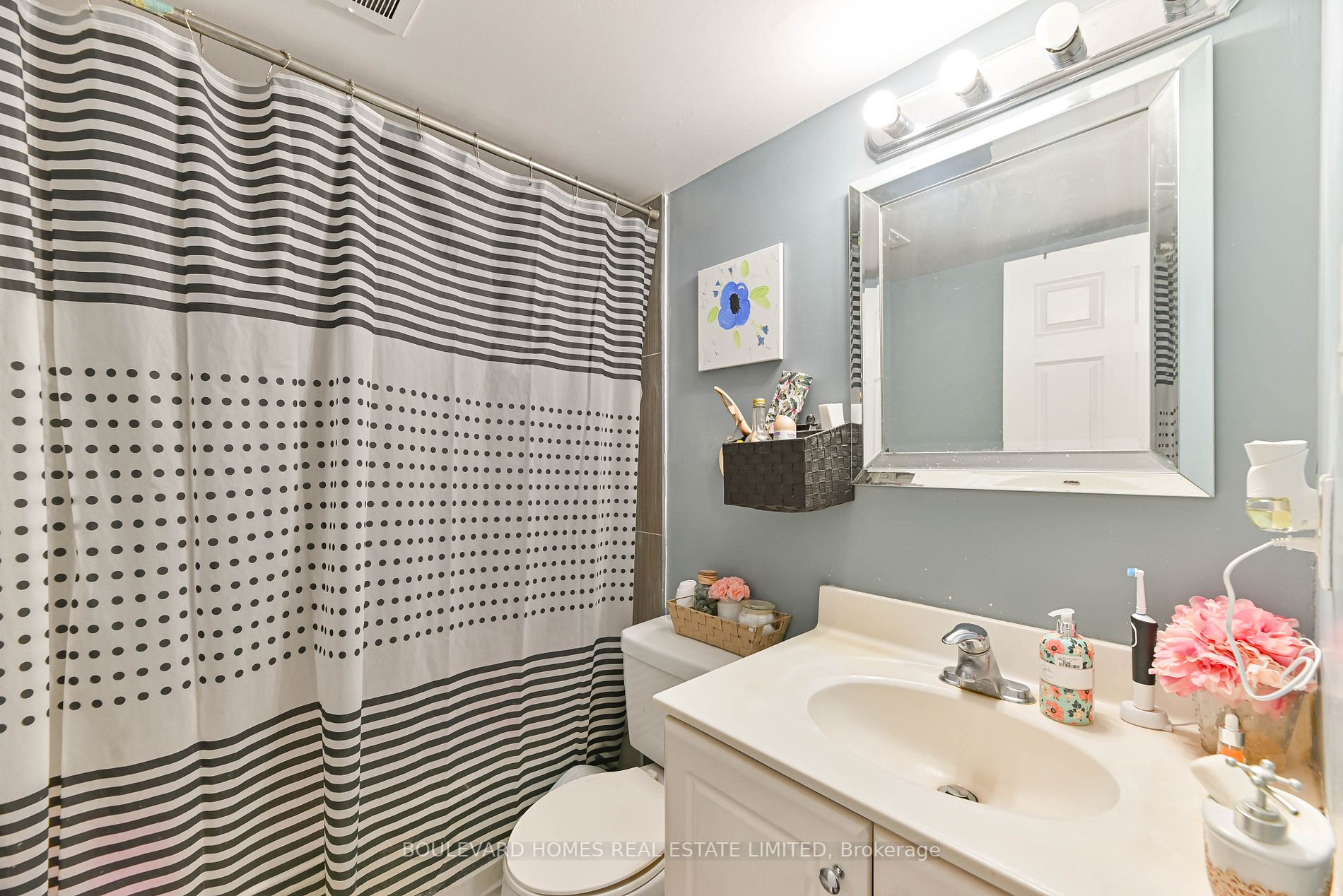 25 Sunrise Ave, #1408