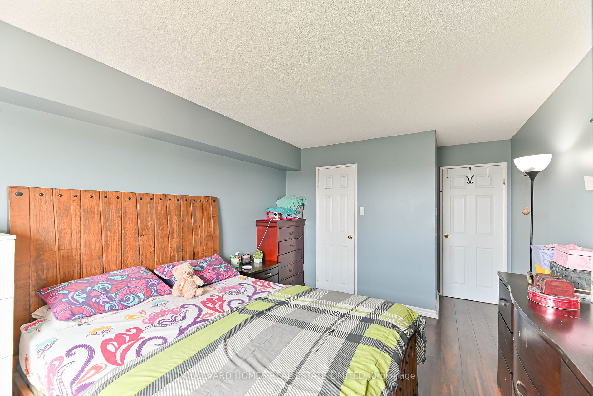 25 Sunrise Ave, #1408