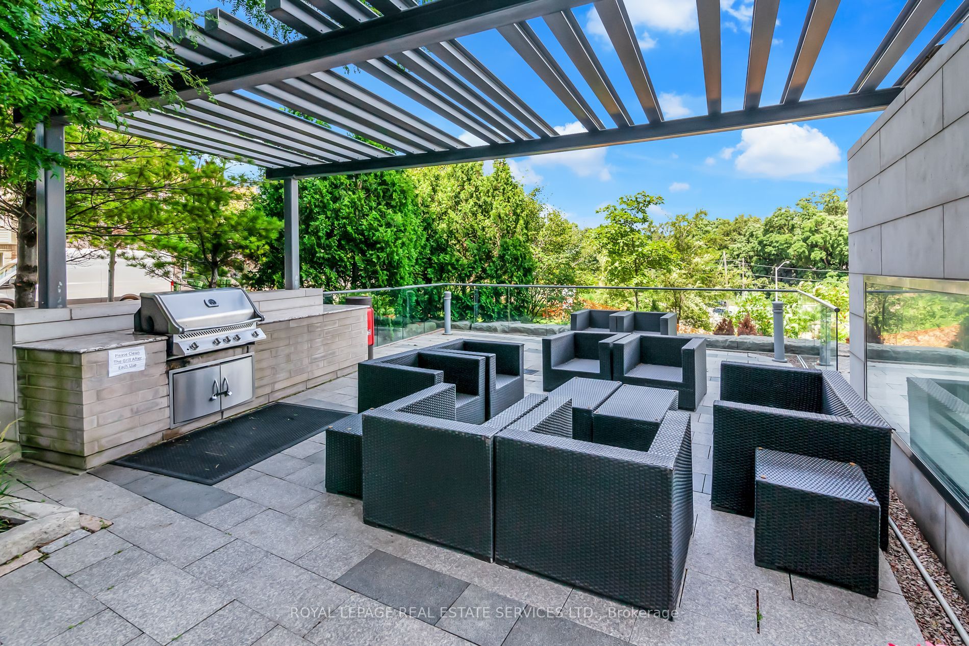 35 Brian Peck Cres, #521