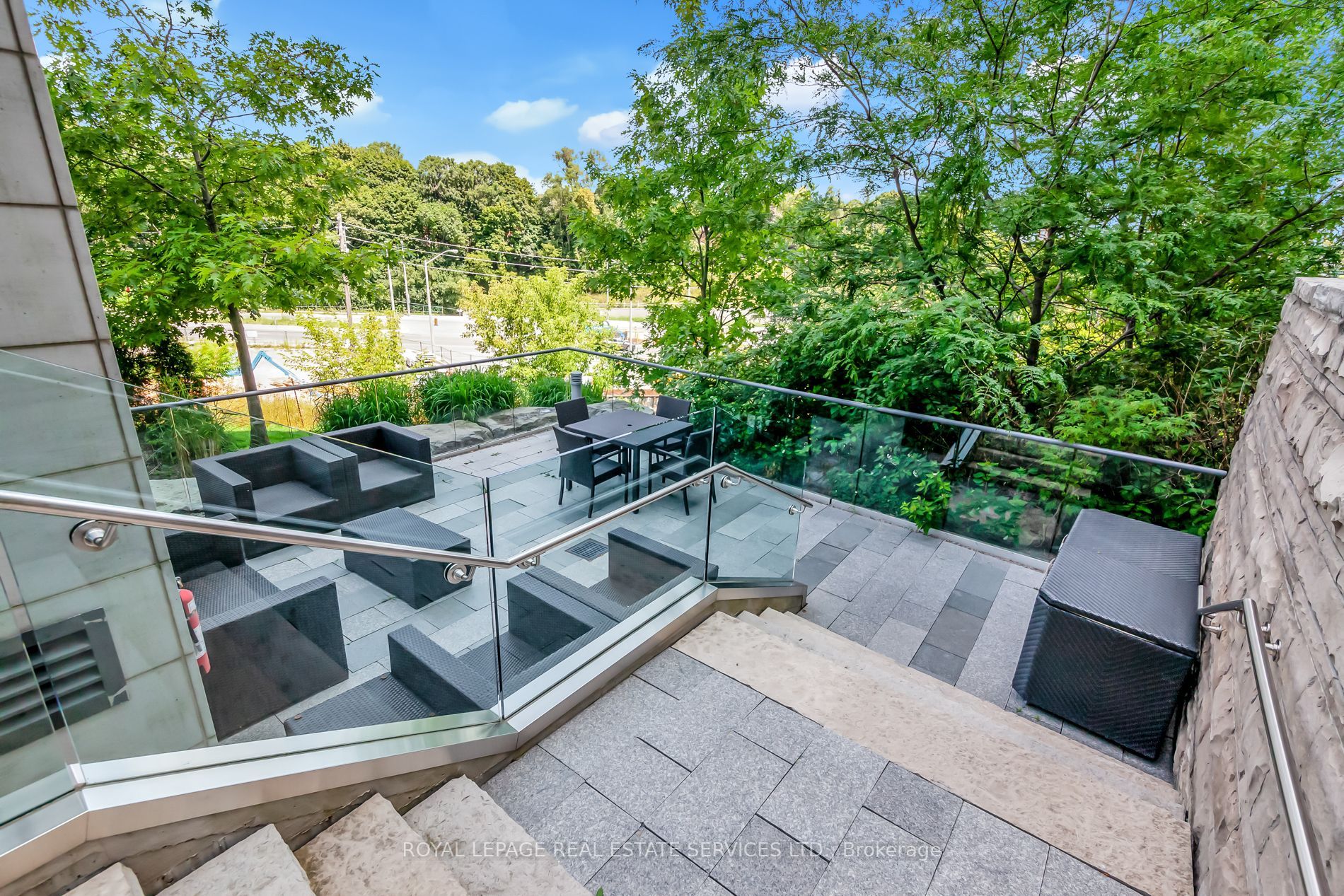 35 Brian Peck Cres, #521
