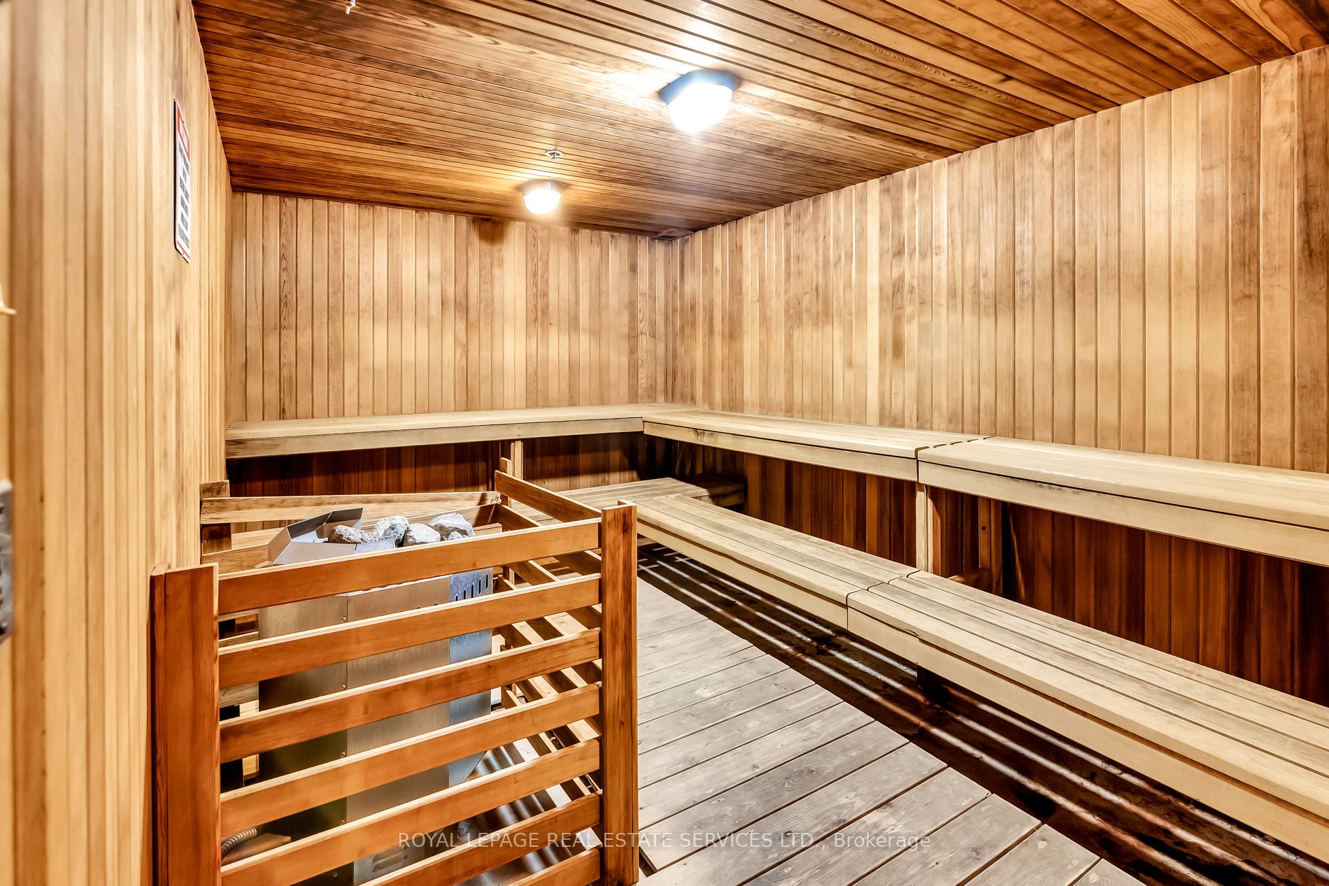 35 Brian Peck Cres, #521
