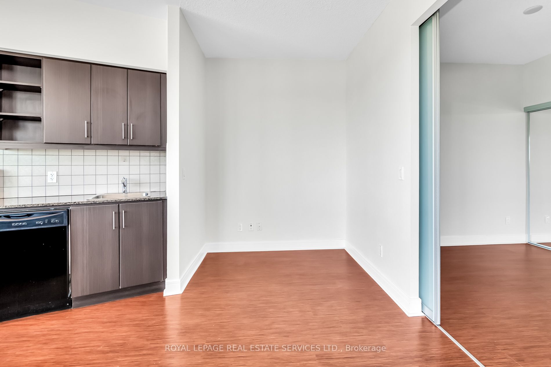 35 Brian Peck Cres, #521