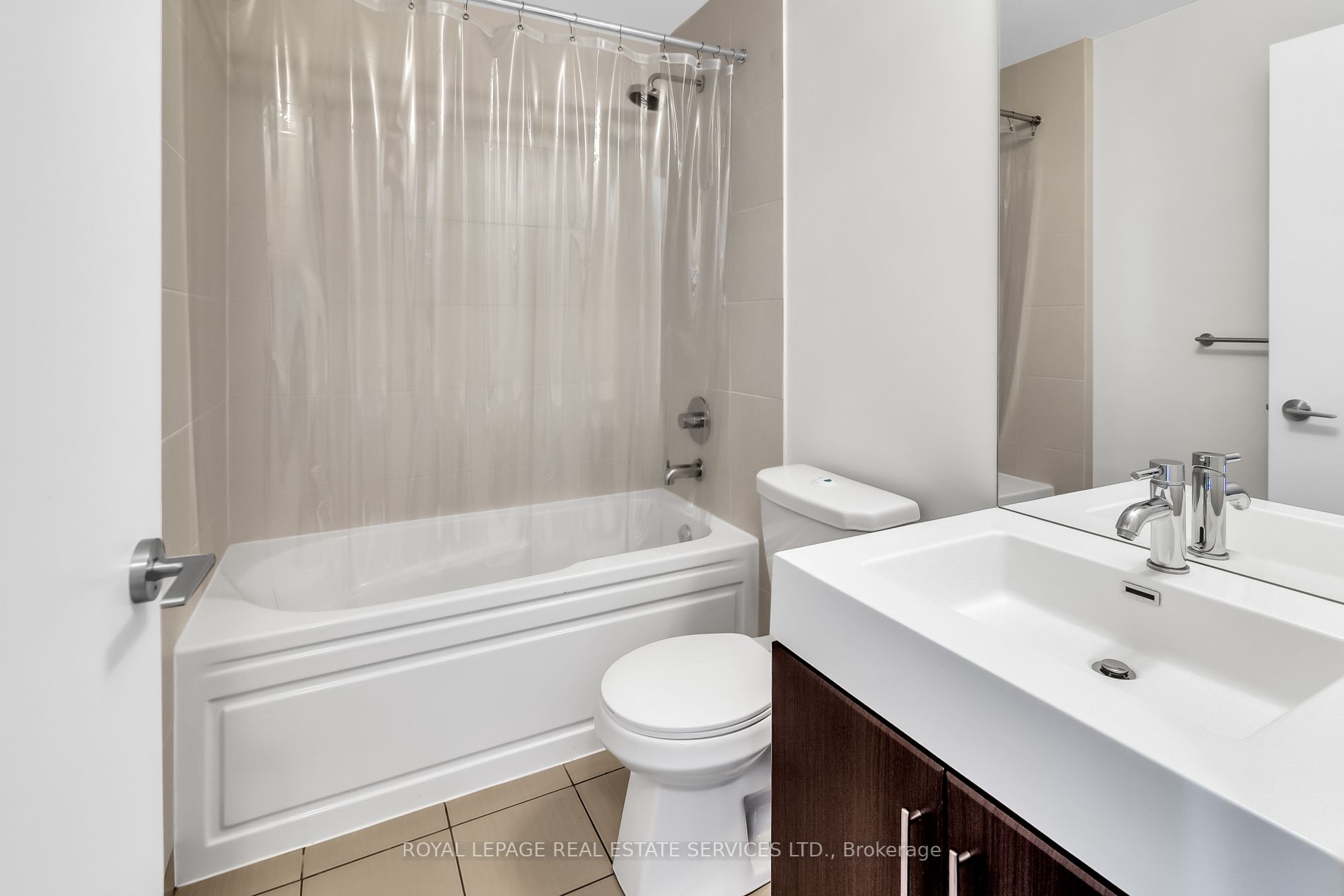 35 Brian Peck Cres, #521