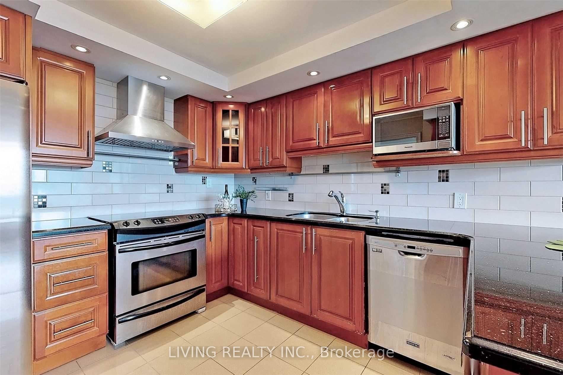 5444 Yonge St, #1404