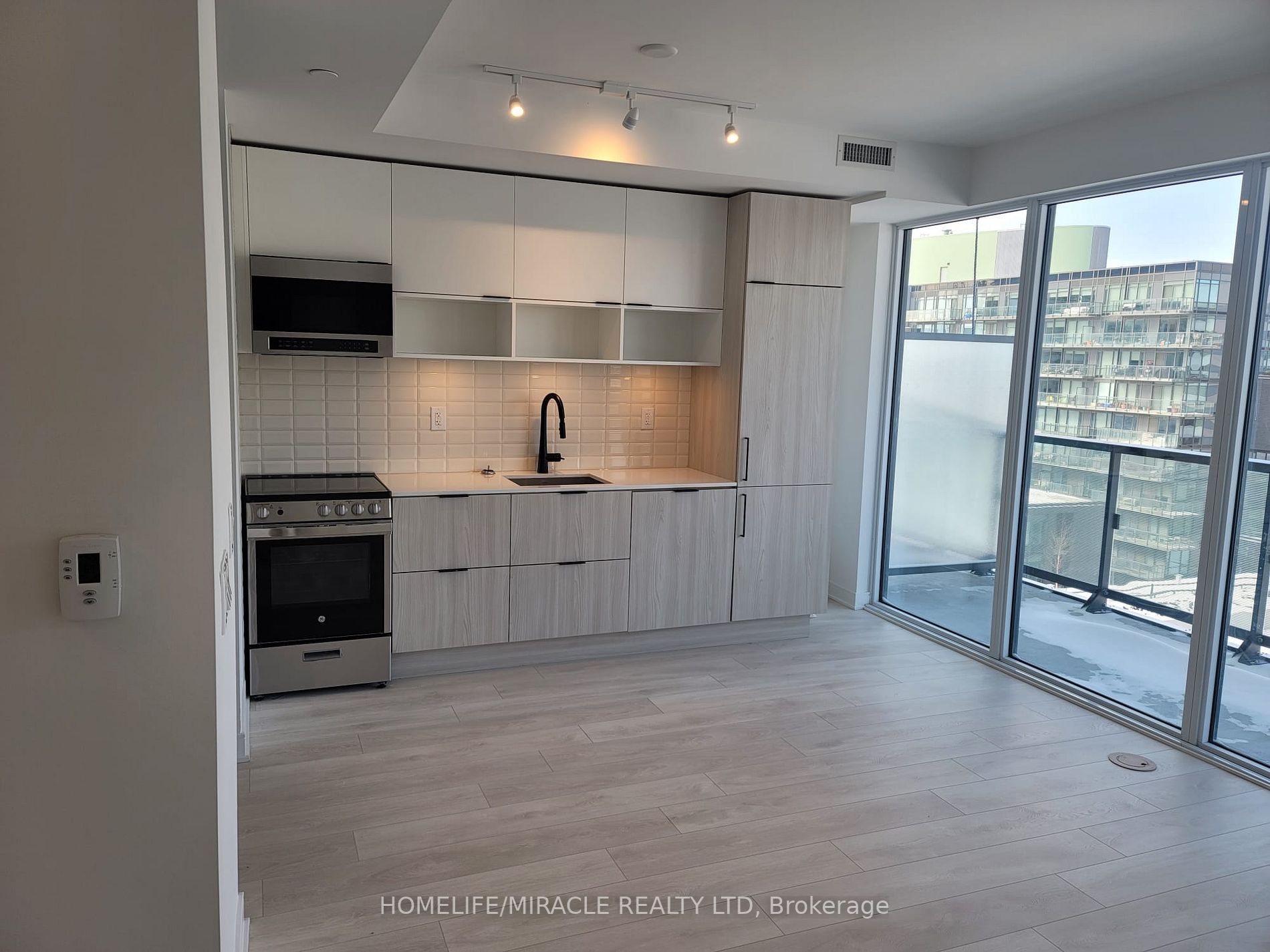 180 Mill St, #S902