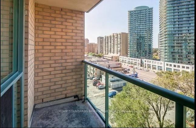 20 Olive Ave W, #812