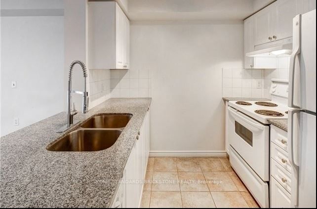 20 Olive Ave W, #812
