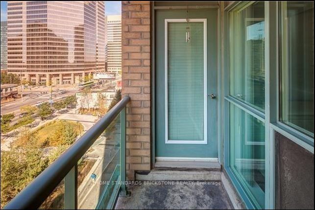 20 Olive Ave W, #812