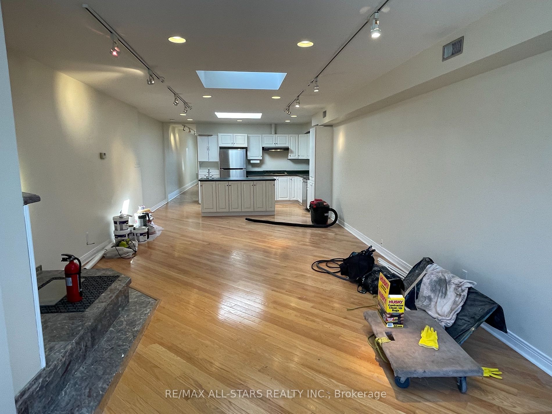 1542 Bayview Ave, #2nd Flr