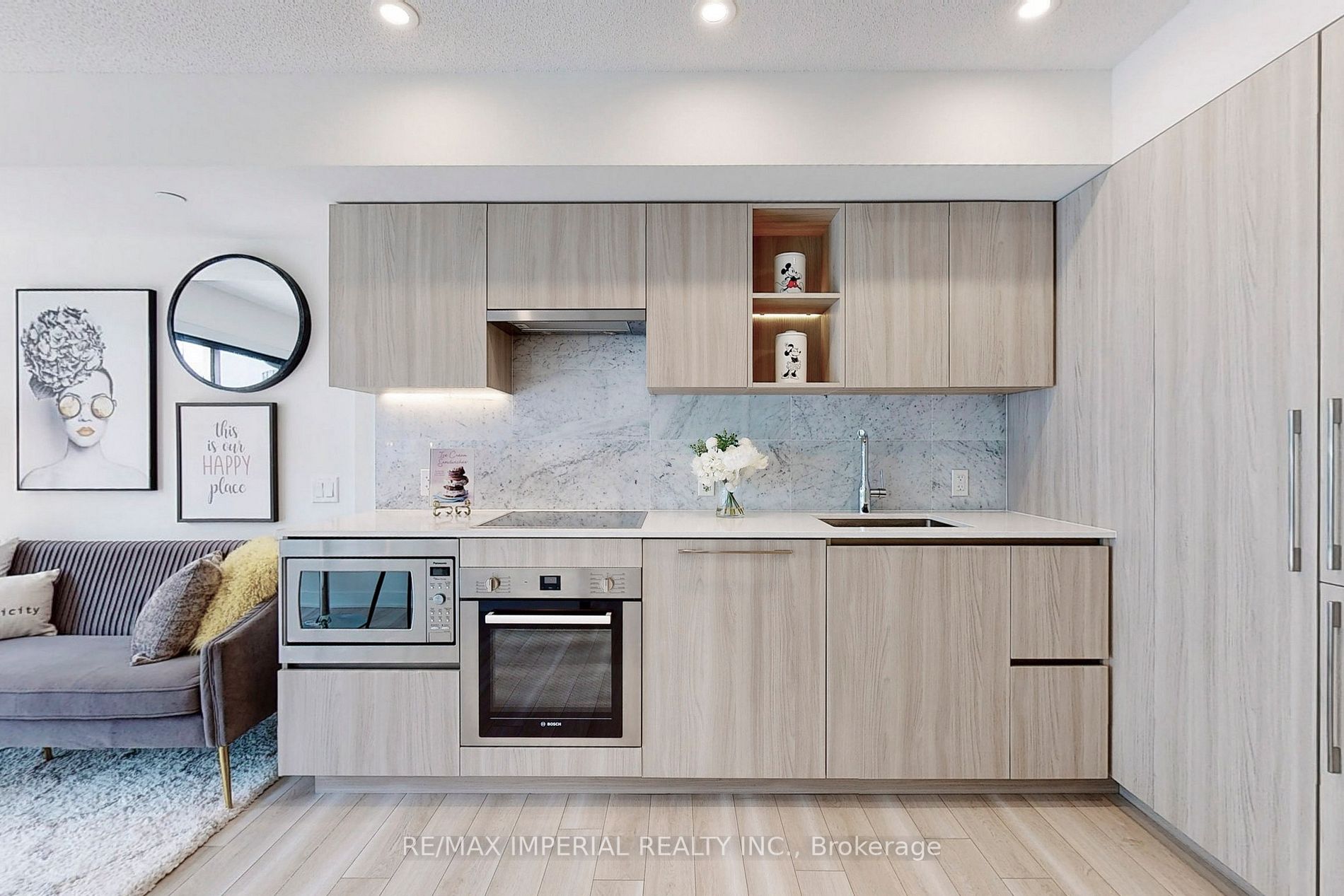 17 Bathurst St, #1001