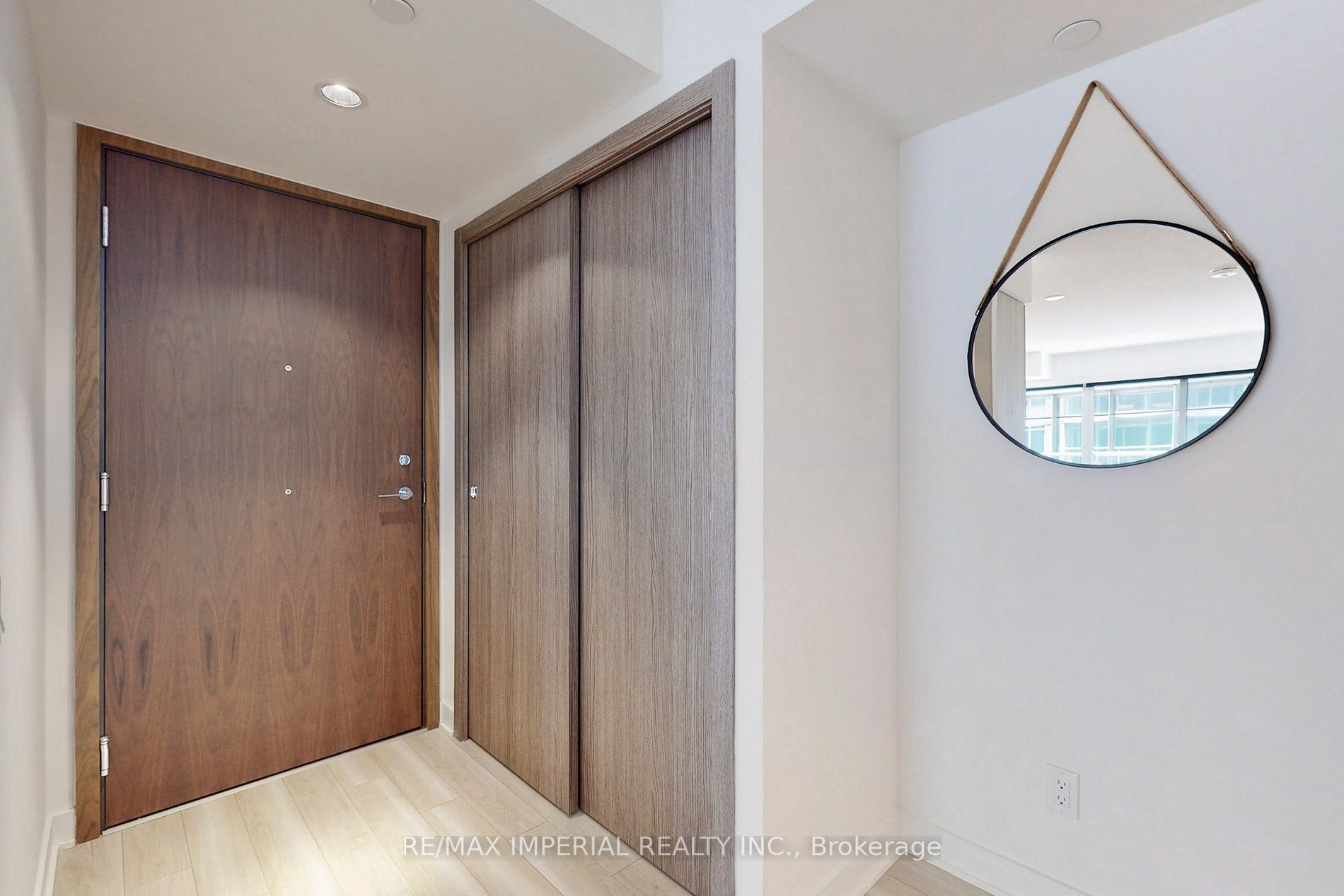 17 Bathurst St, #1001