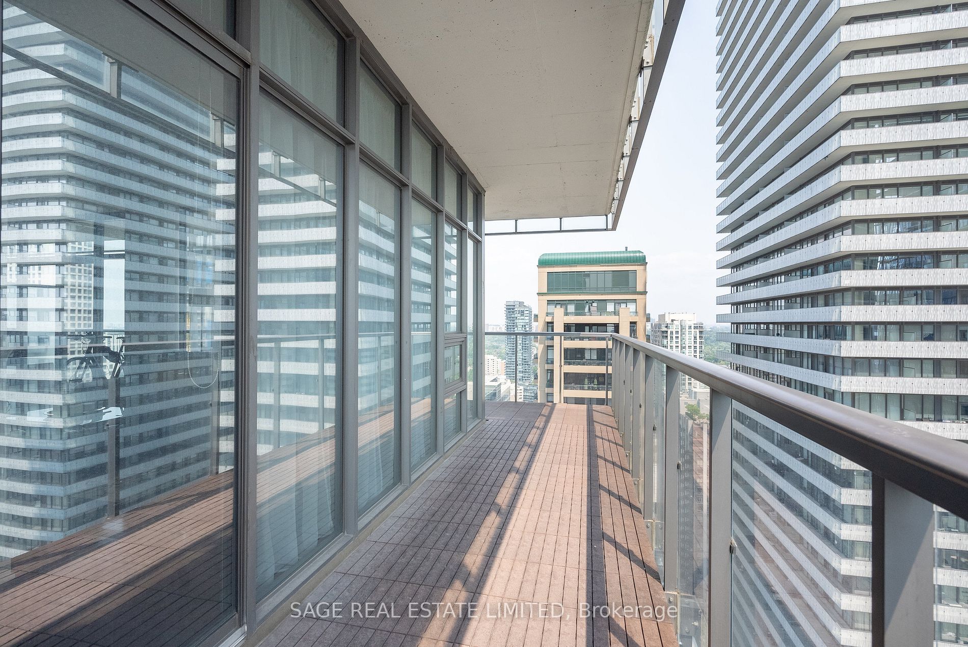33 Charles St E, #3209