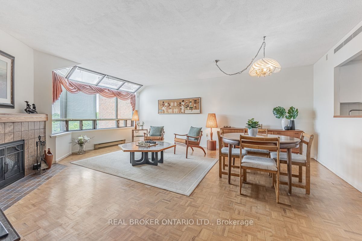 255 The Donway W, #523