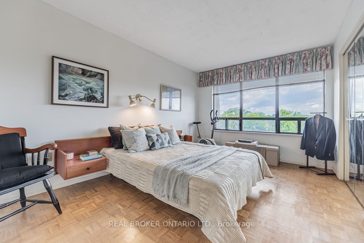 255 The Donway W, #523