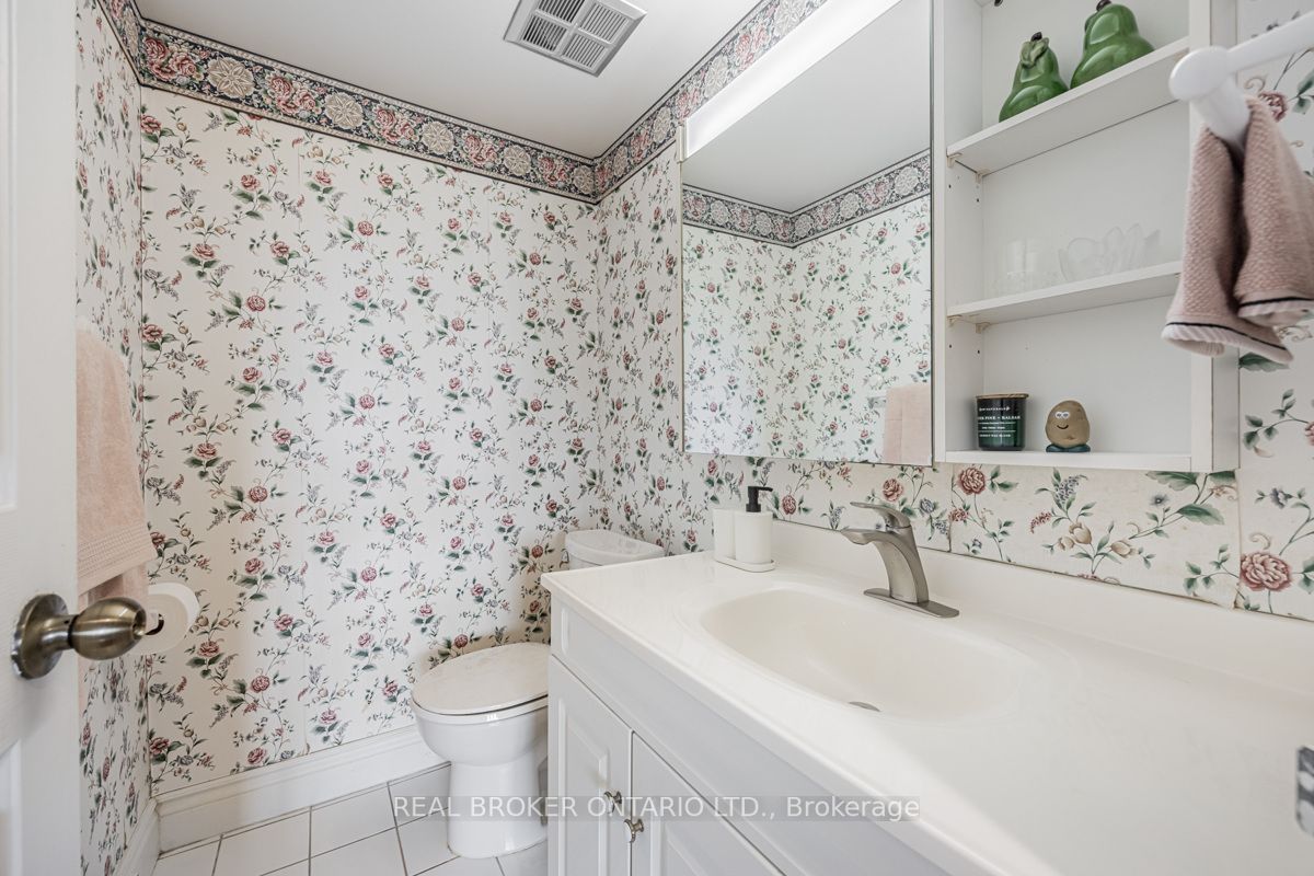 255 The Donway W, #523