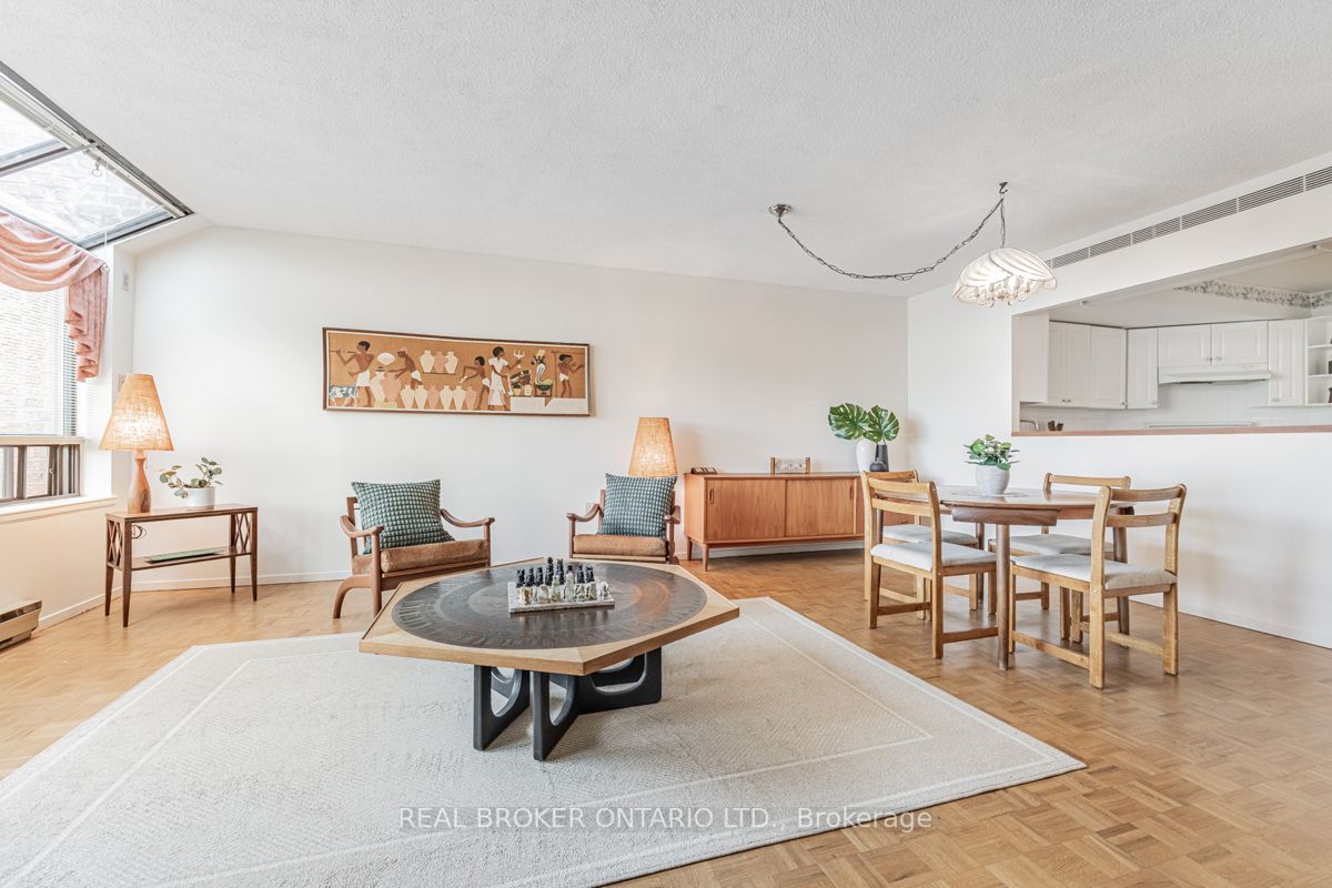 255 The Donway W, #523