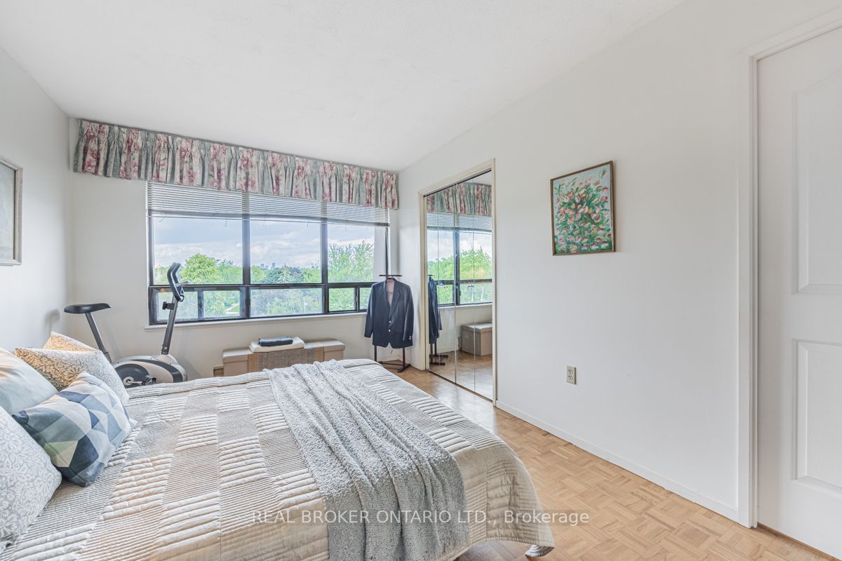 255 The Donway W, #523