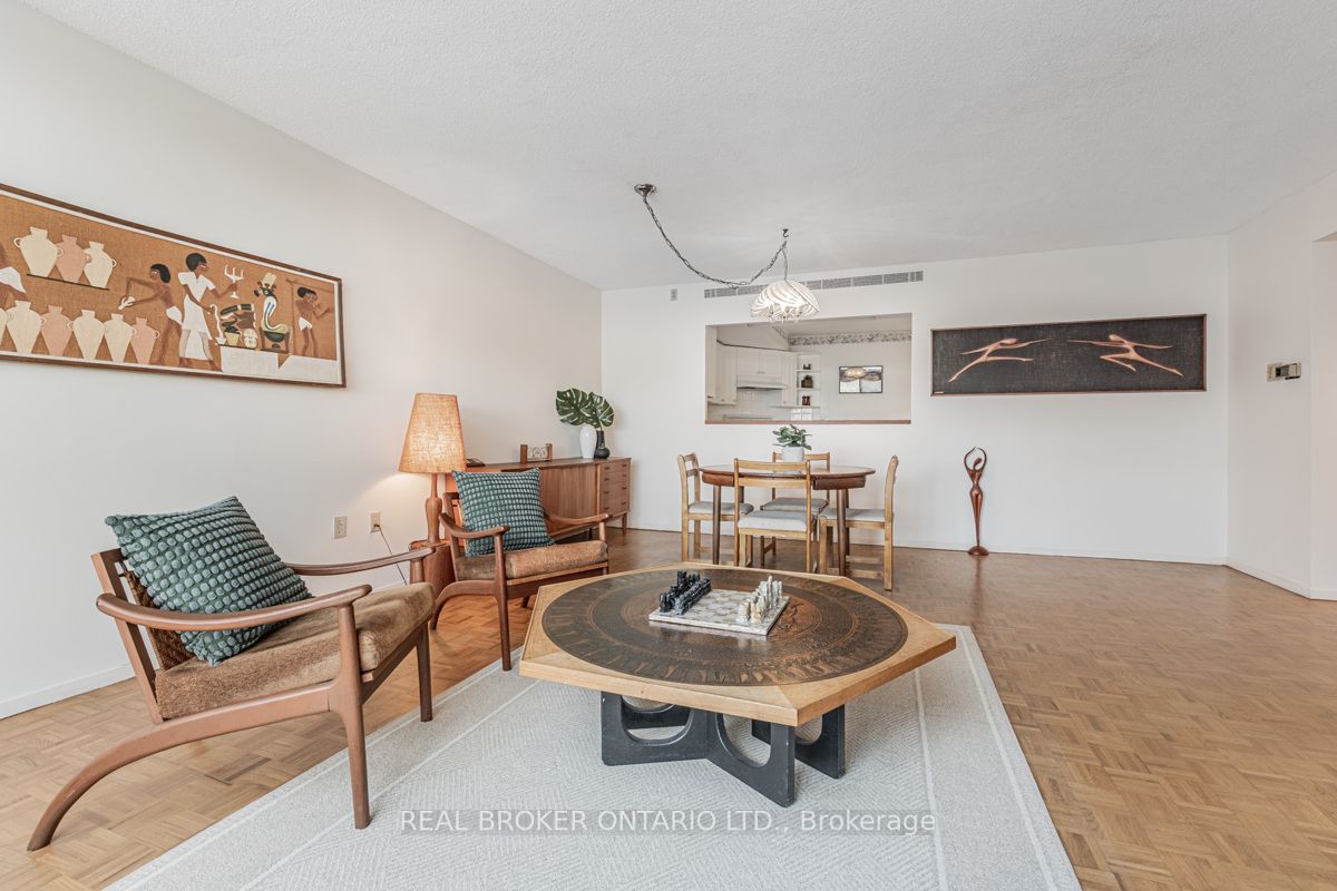 255 The Donway W, #523
