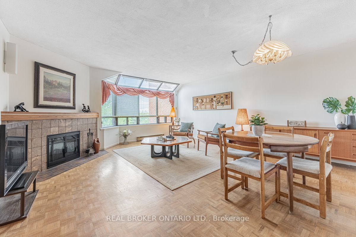 255 The Donway W, #523