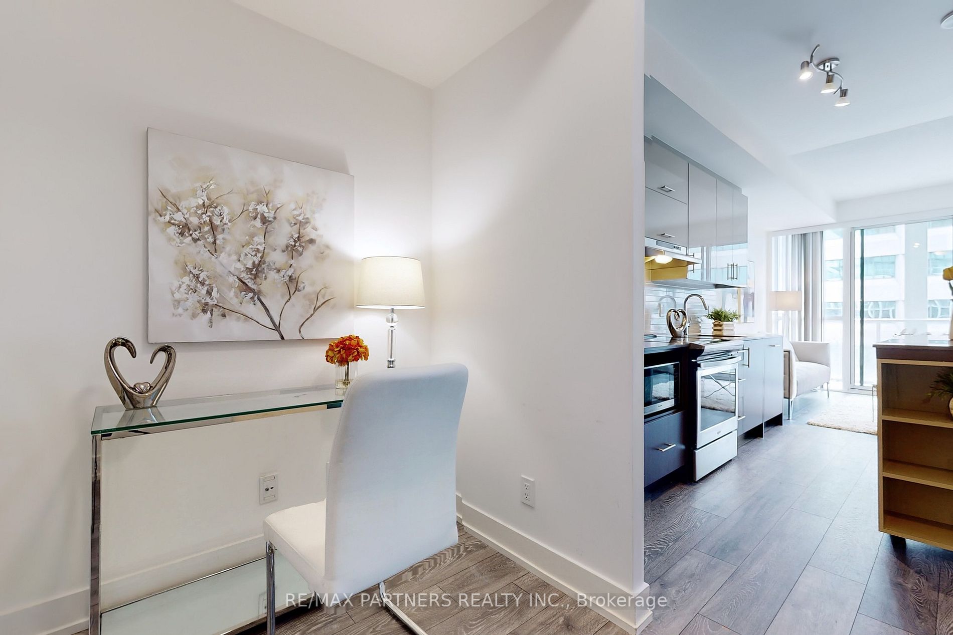 180 Fairview Mall Dr S, #317