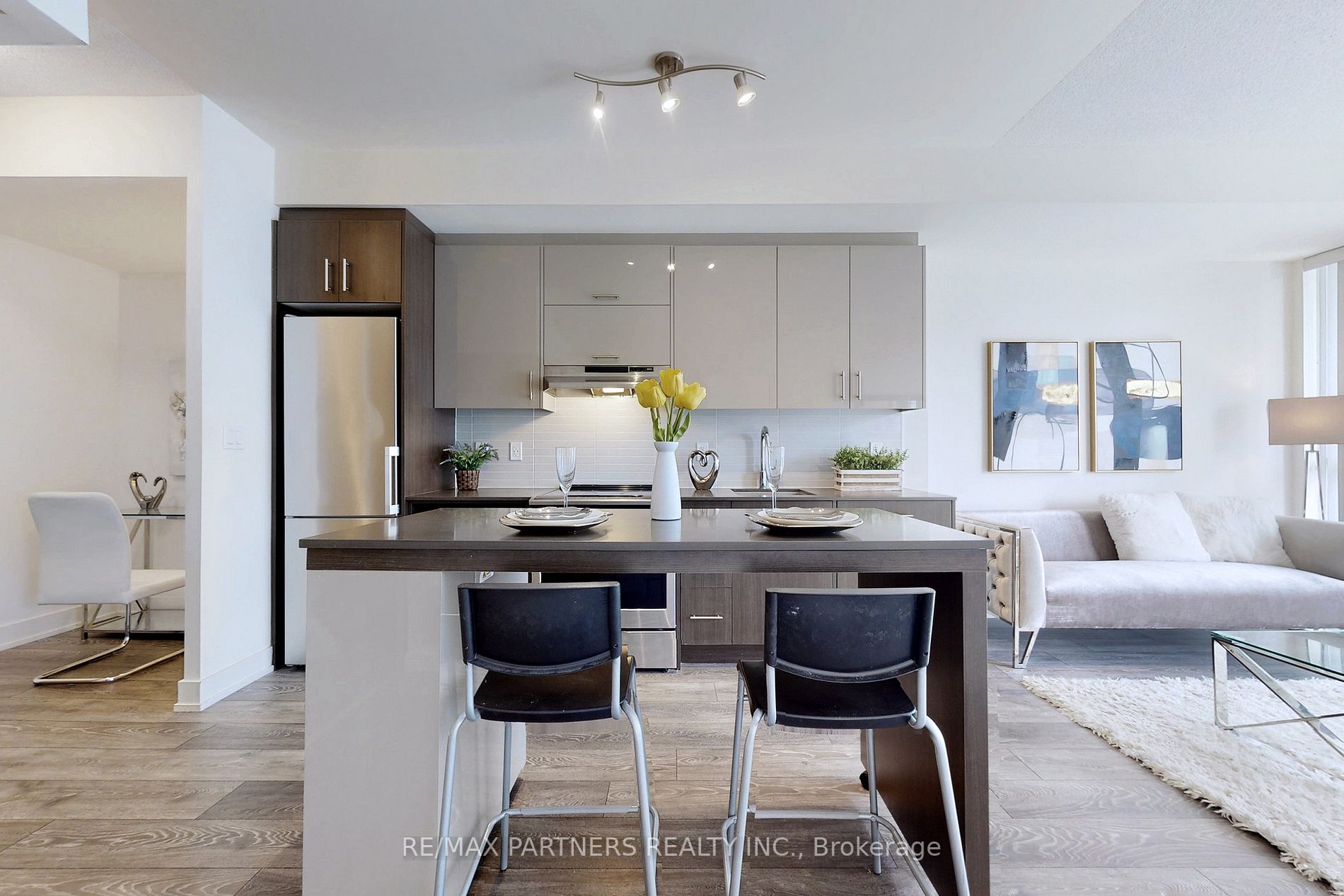 180 Fairview Mall Dr S, #317