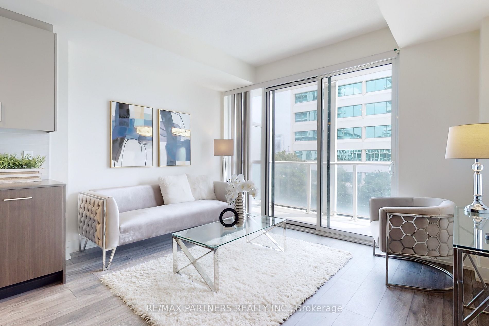 180 Fairview Mall Dr S, #317