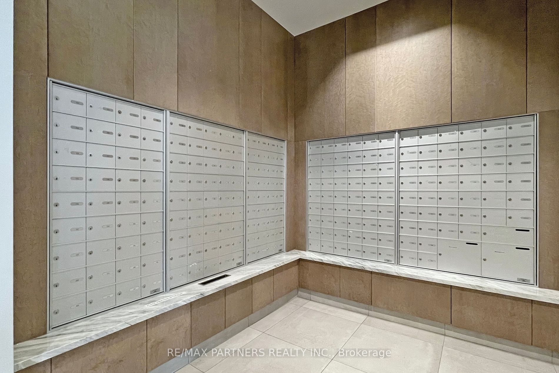 180 Fairview Mall Dr S, #317