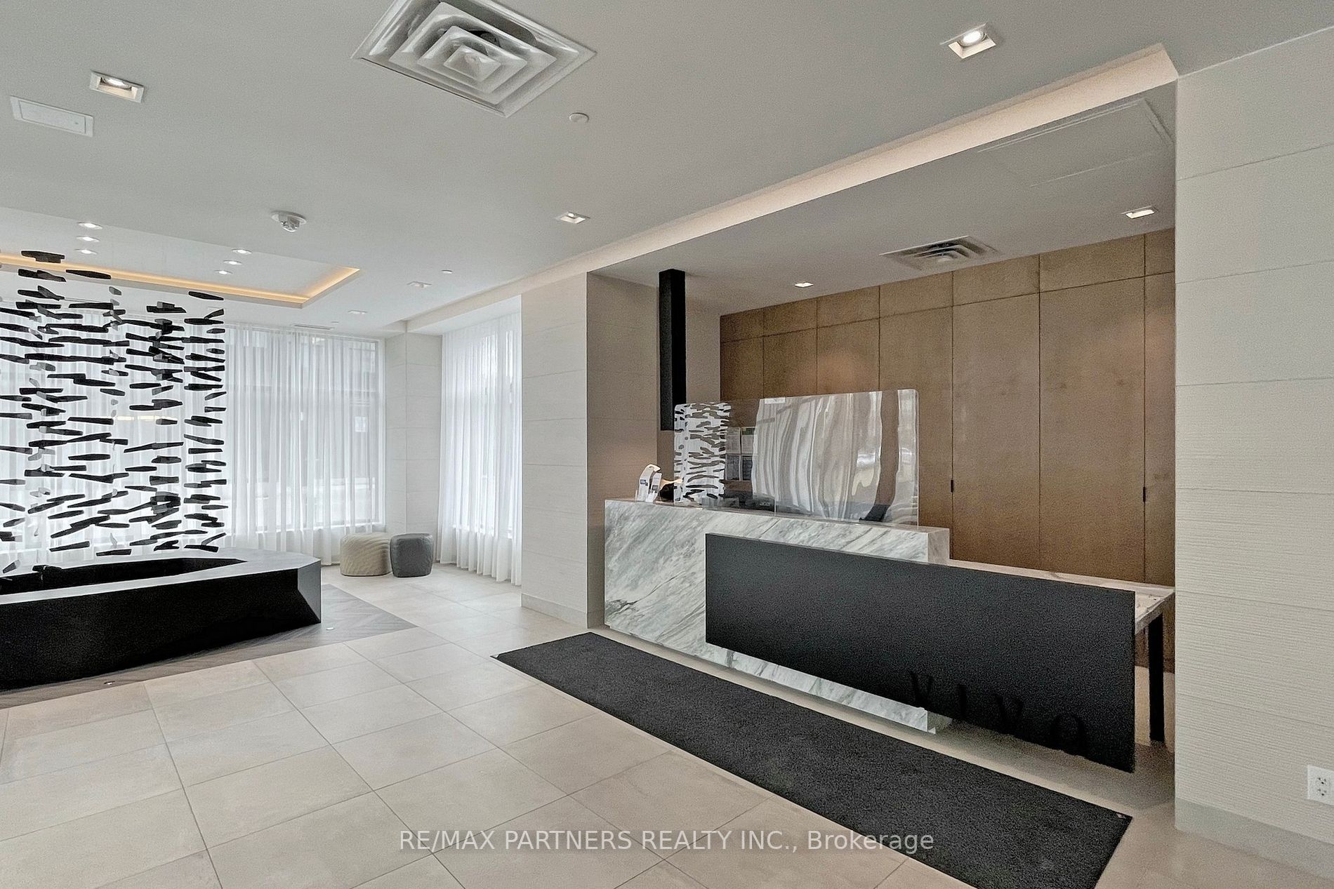 180 Fairview Mall Dr S, #317