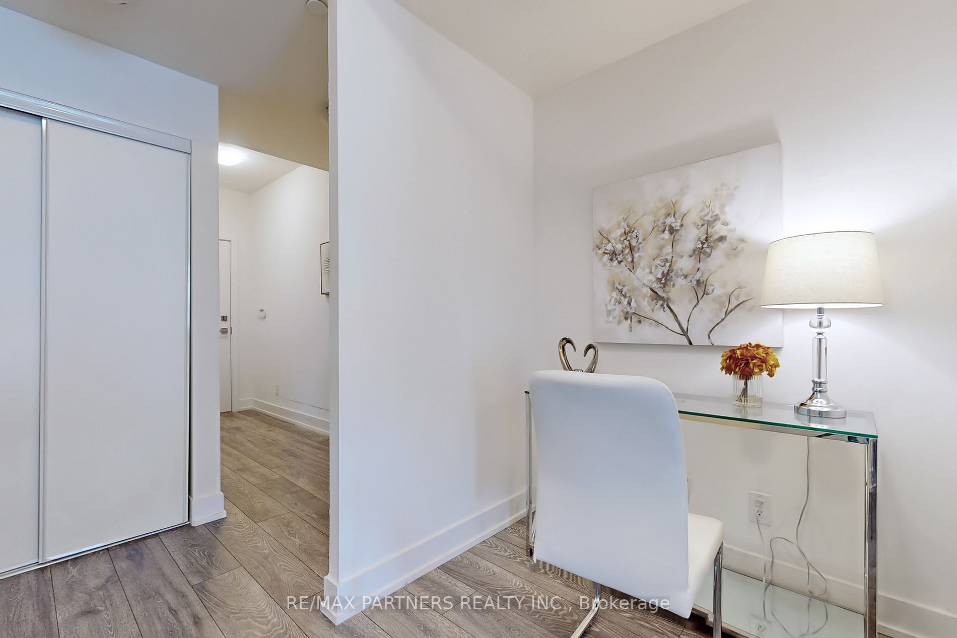 180 Fairview Mall Dr S, #317