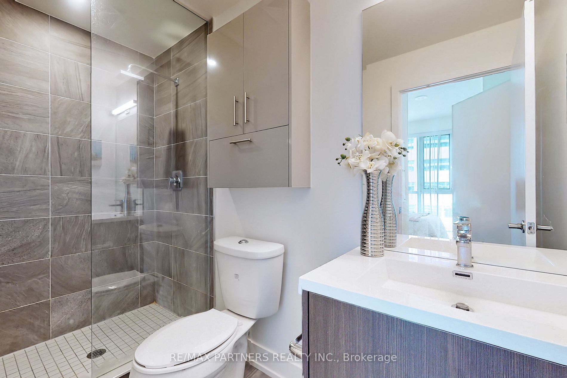 180 Fairview Mall Dr S, #317