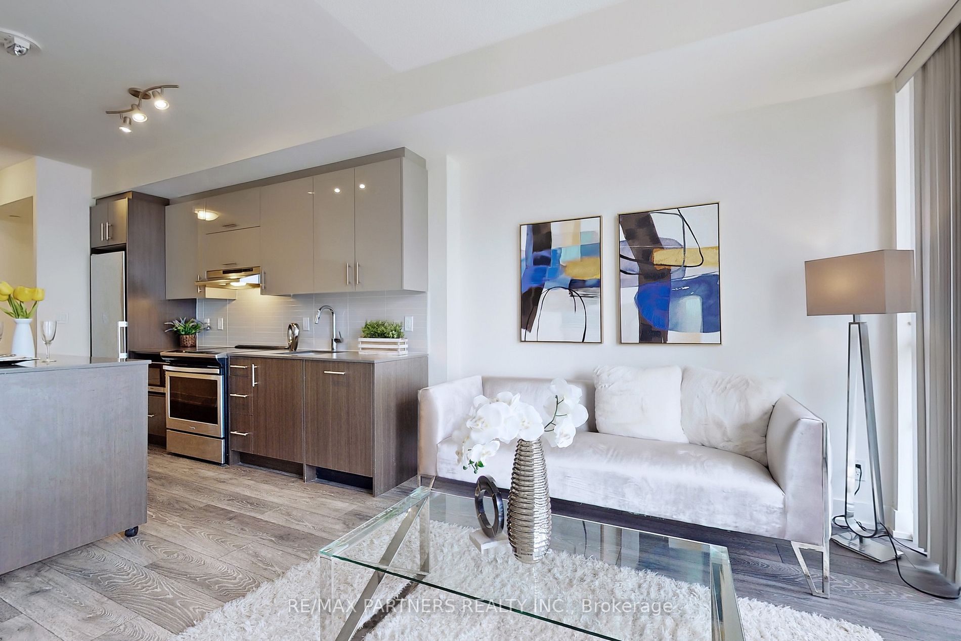 180 Fairview Mall Dr S, #317