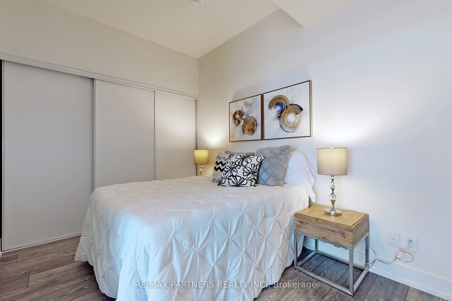 180 Fairview Mall Dr S, #317