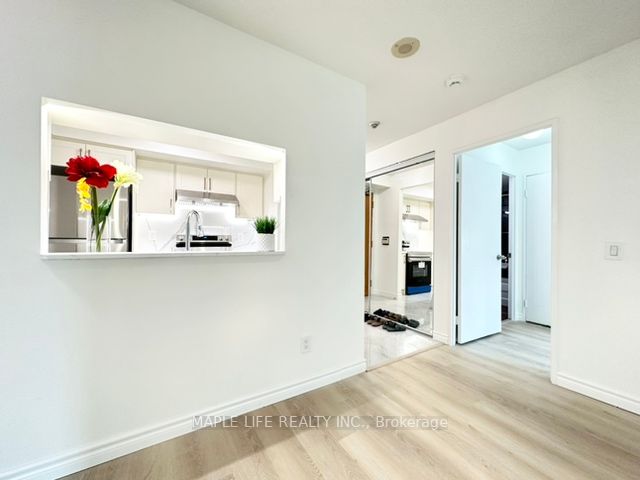 Listing C6687980 - Large Photo # 3