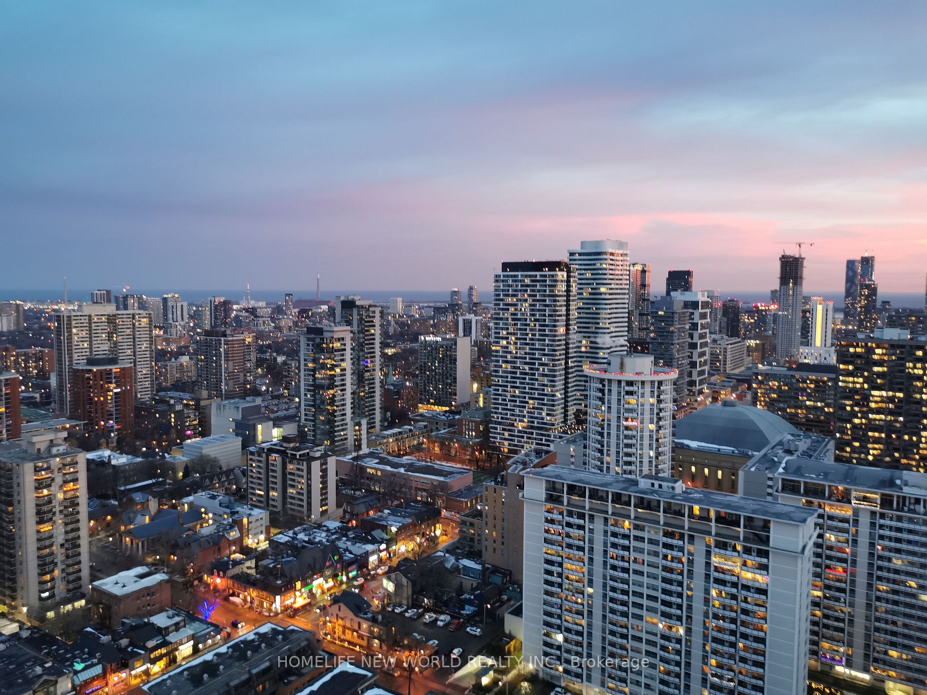 28 Wellesley Street E, #3504