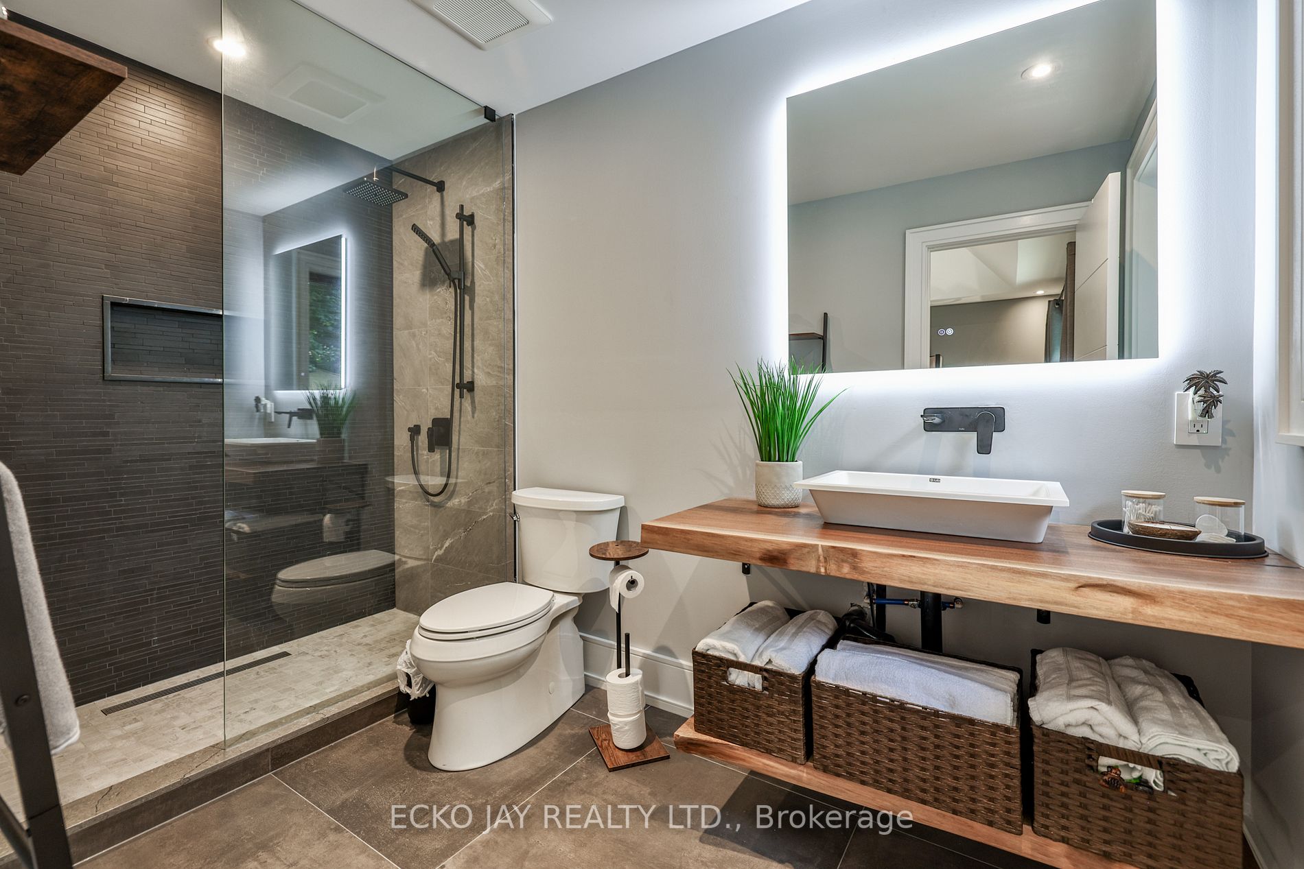 44 Lionel Heights Cres