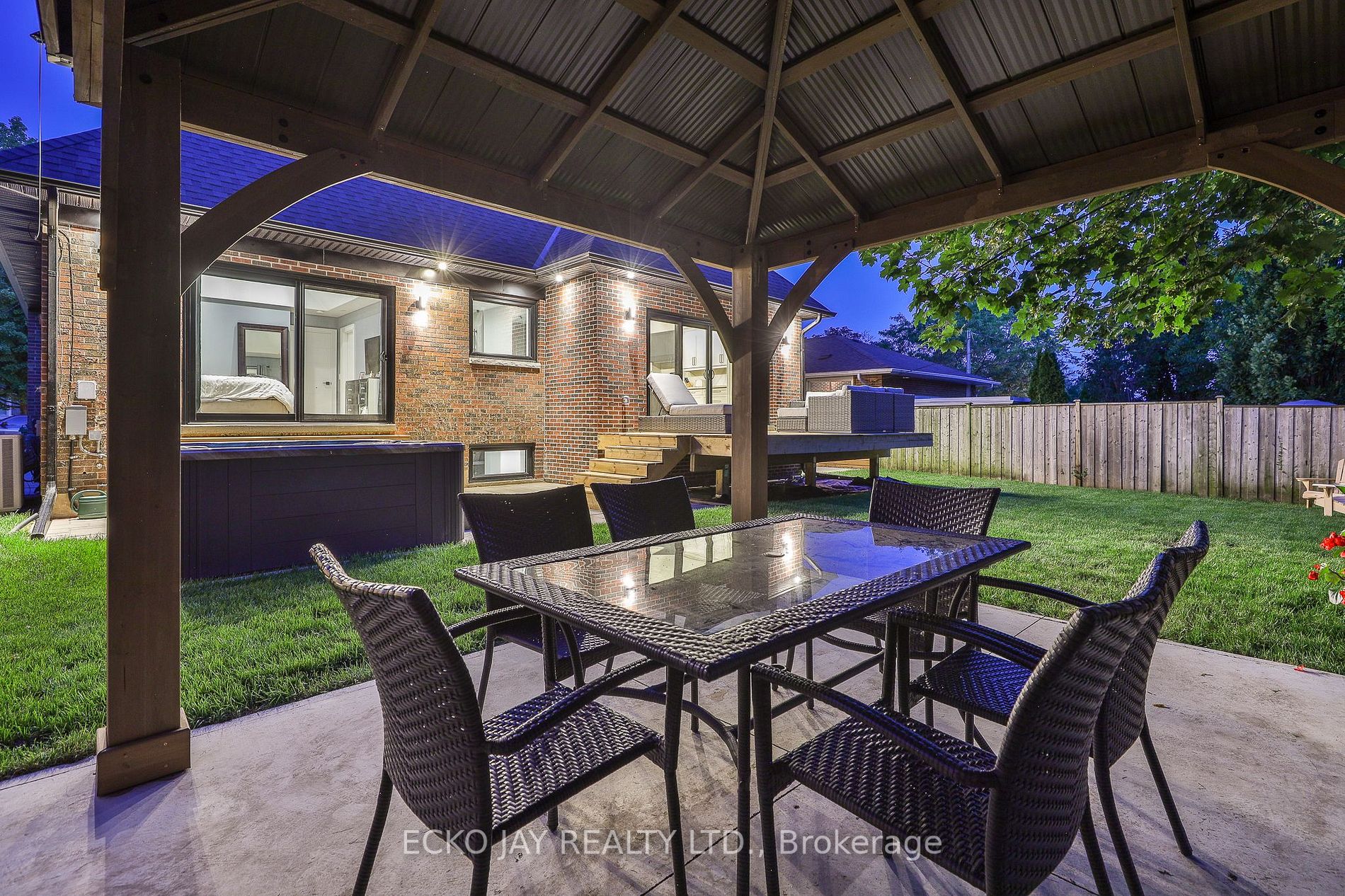 44 Lionel Heights Cres