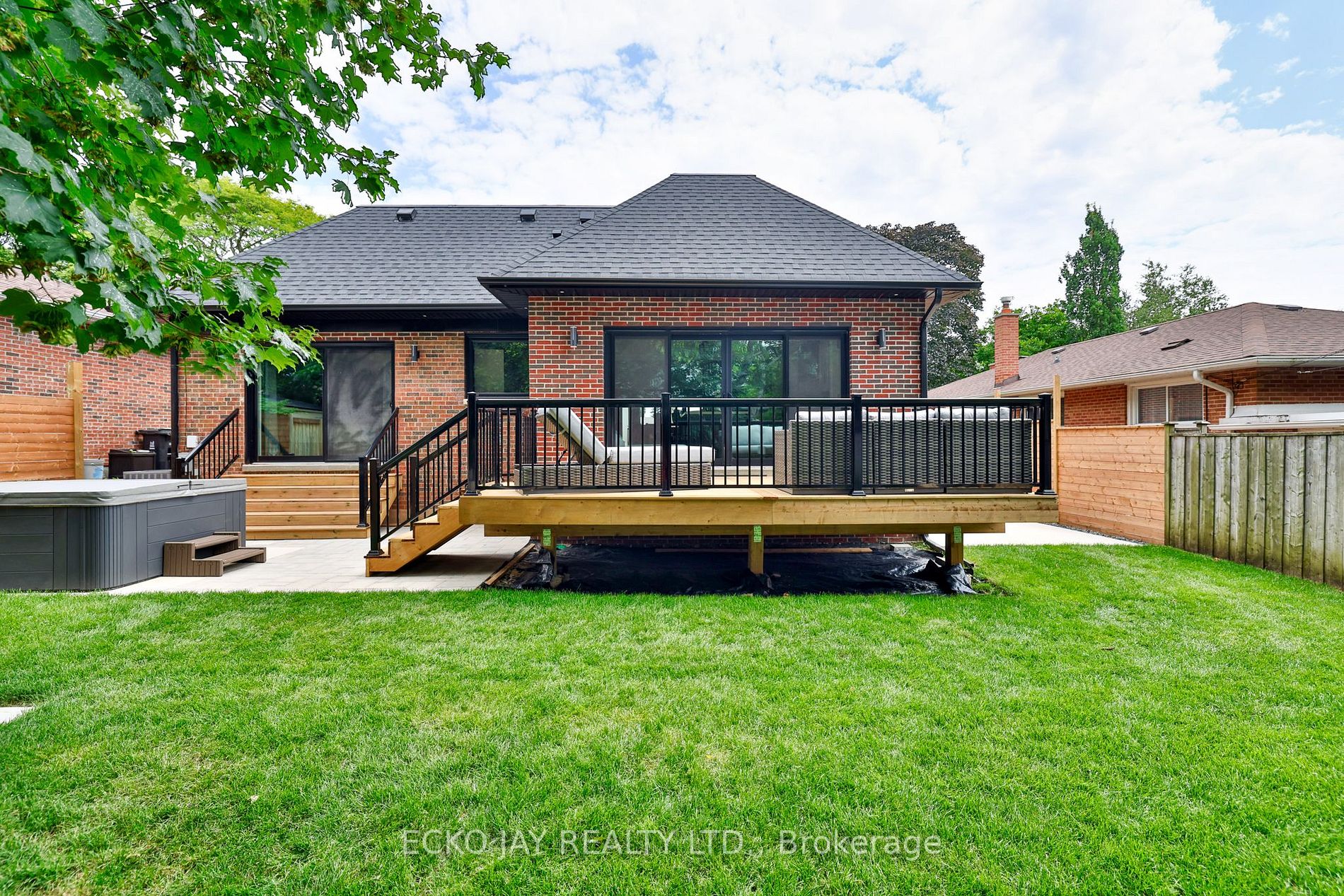 44 Lionel Heights Cres