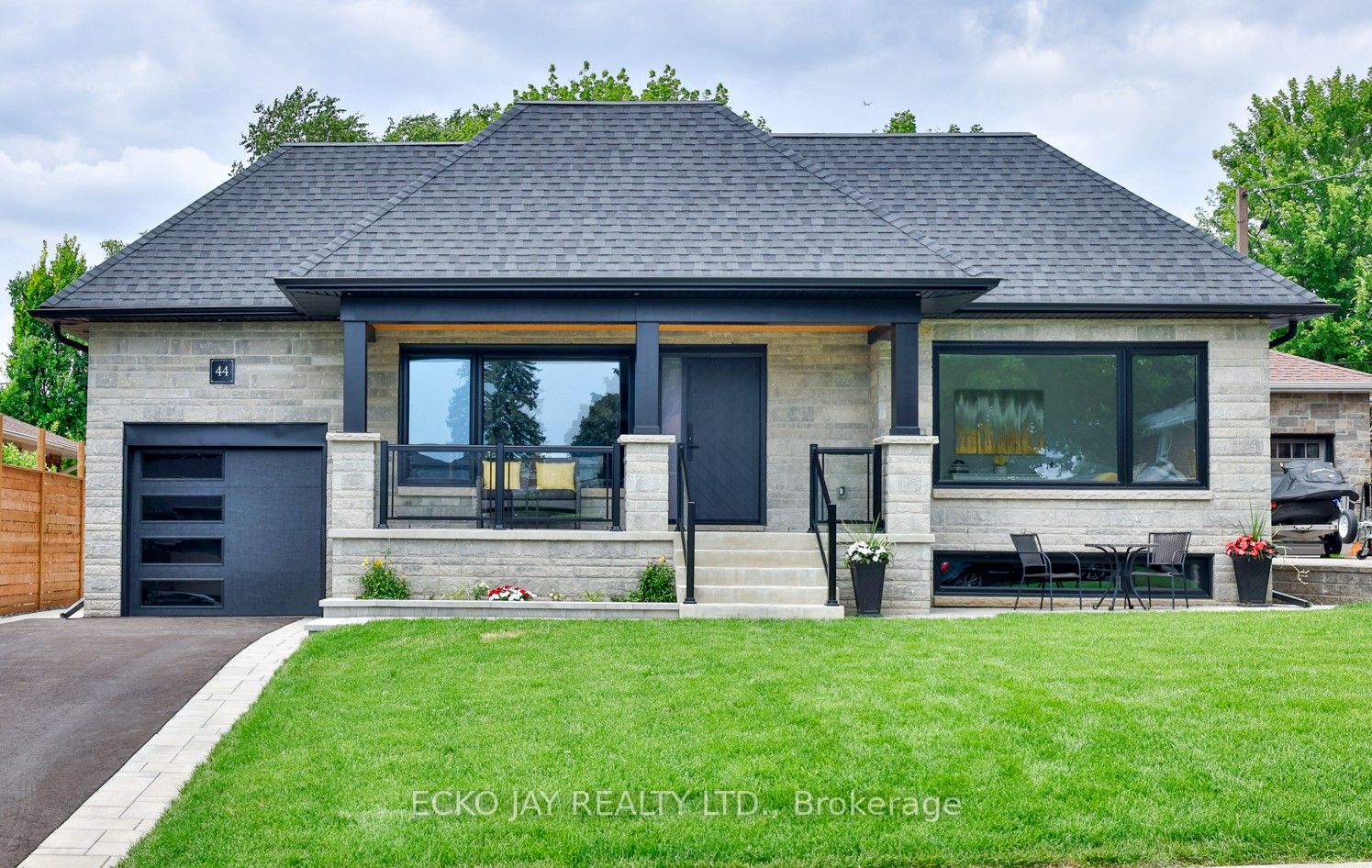 44 Lionel Heights Cres