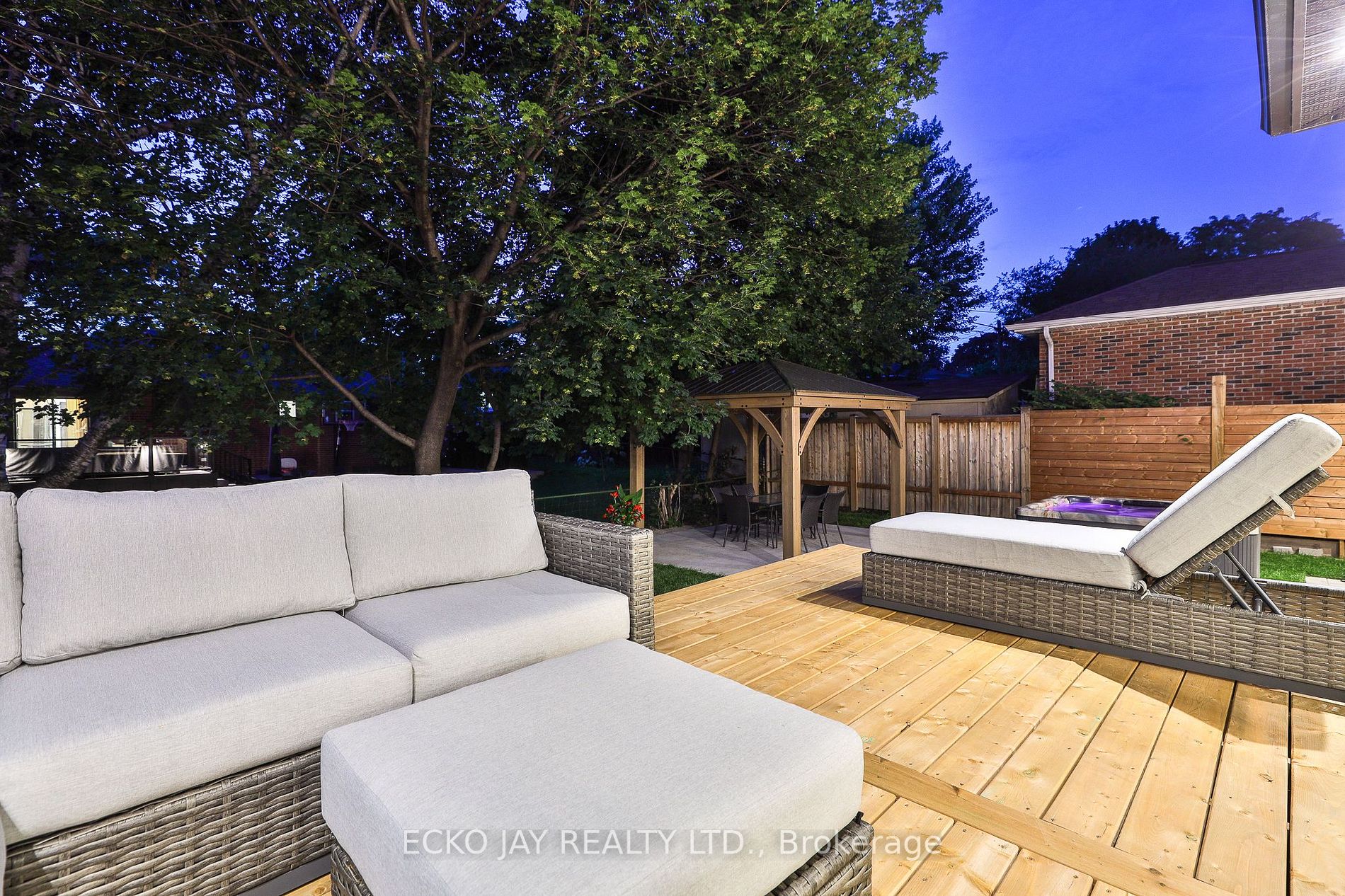 44 Lionel Heights Cres