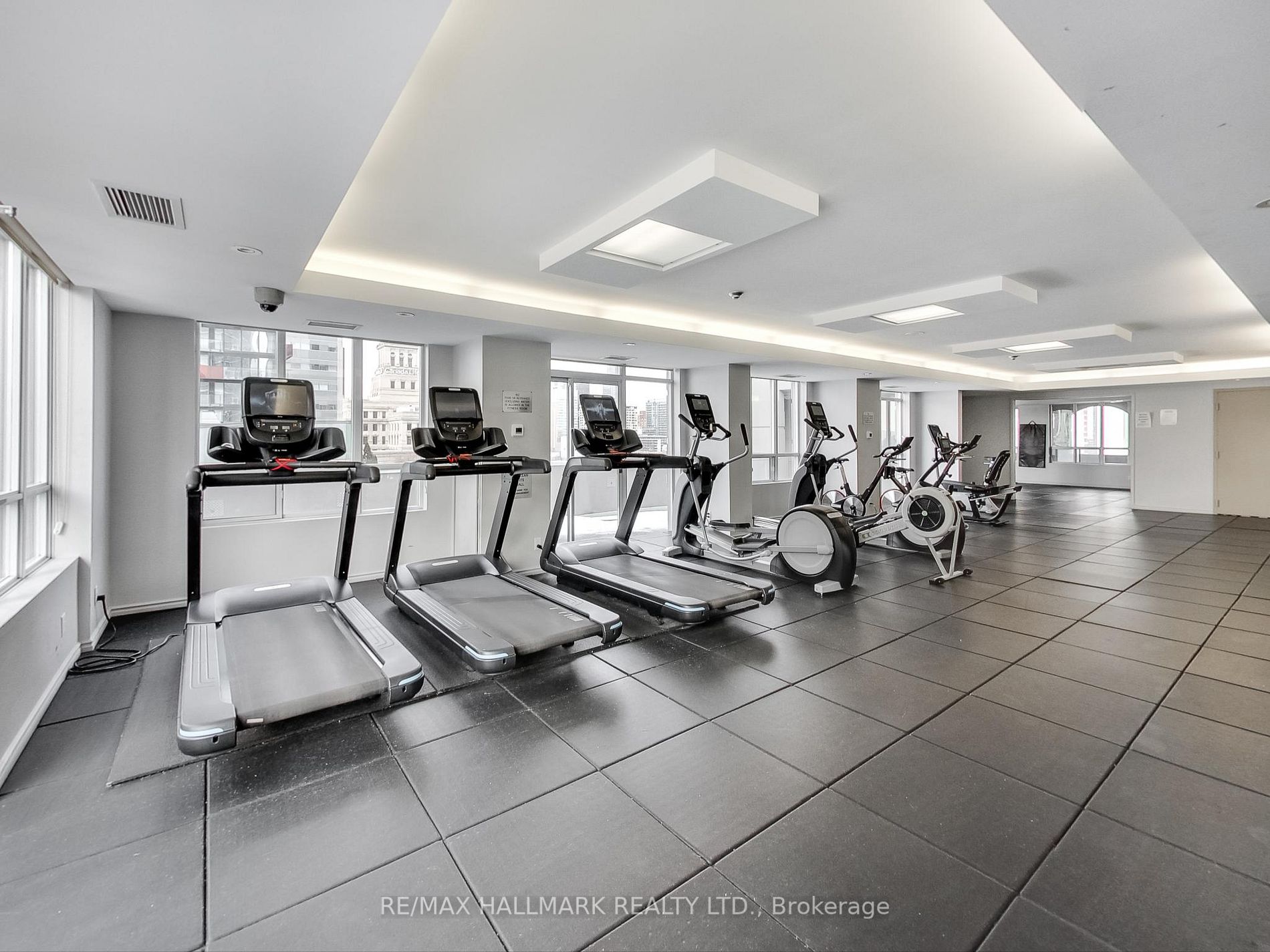 140 Simcoe St, #Ph09